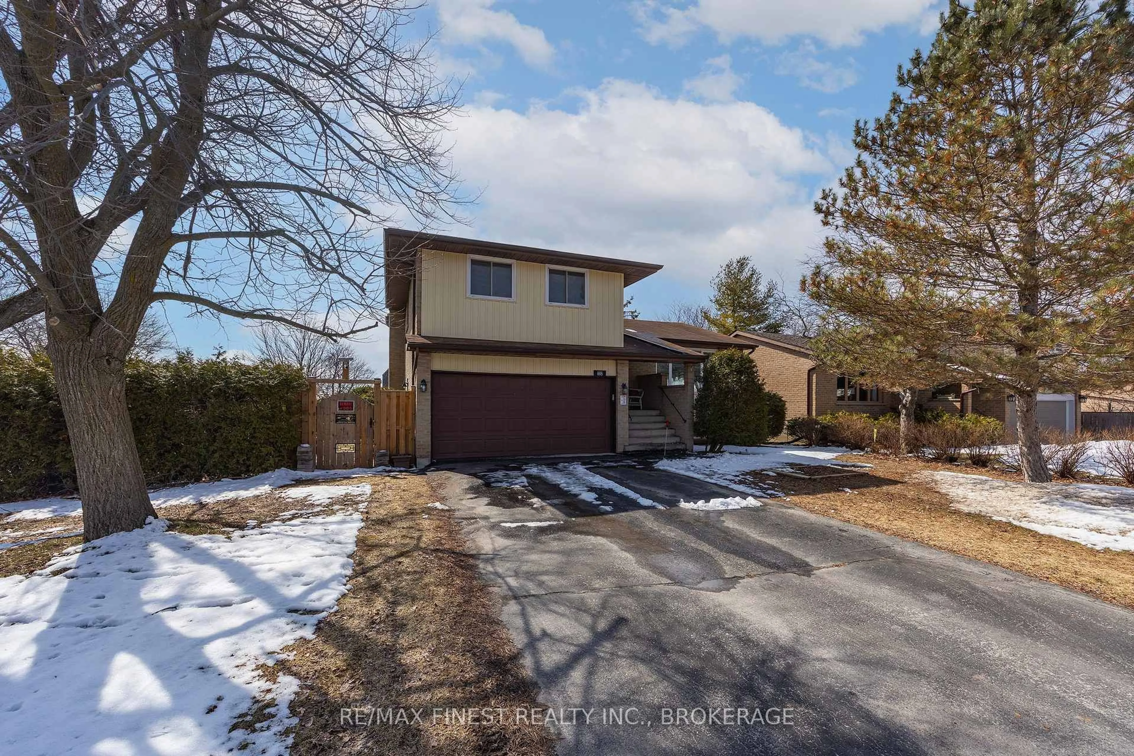 A pic from outside/outdoor area/front of a property/back of a property/a pic from drone, street for 888 Sandringham Pl, Kingston Ontario K7P 1N2