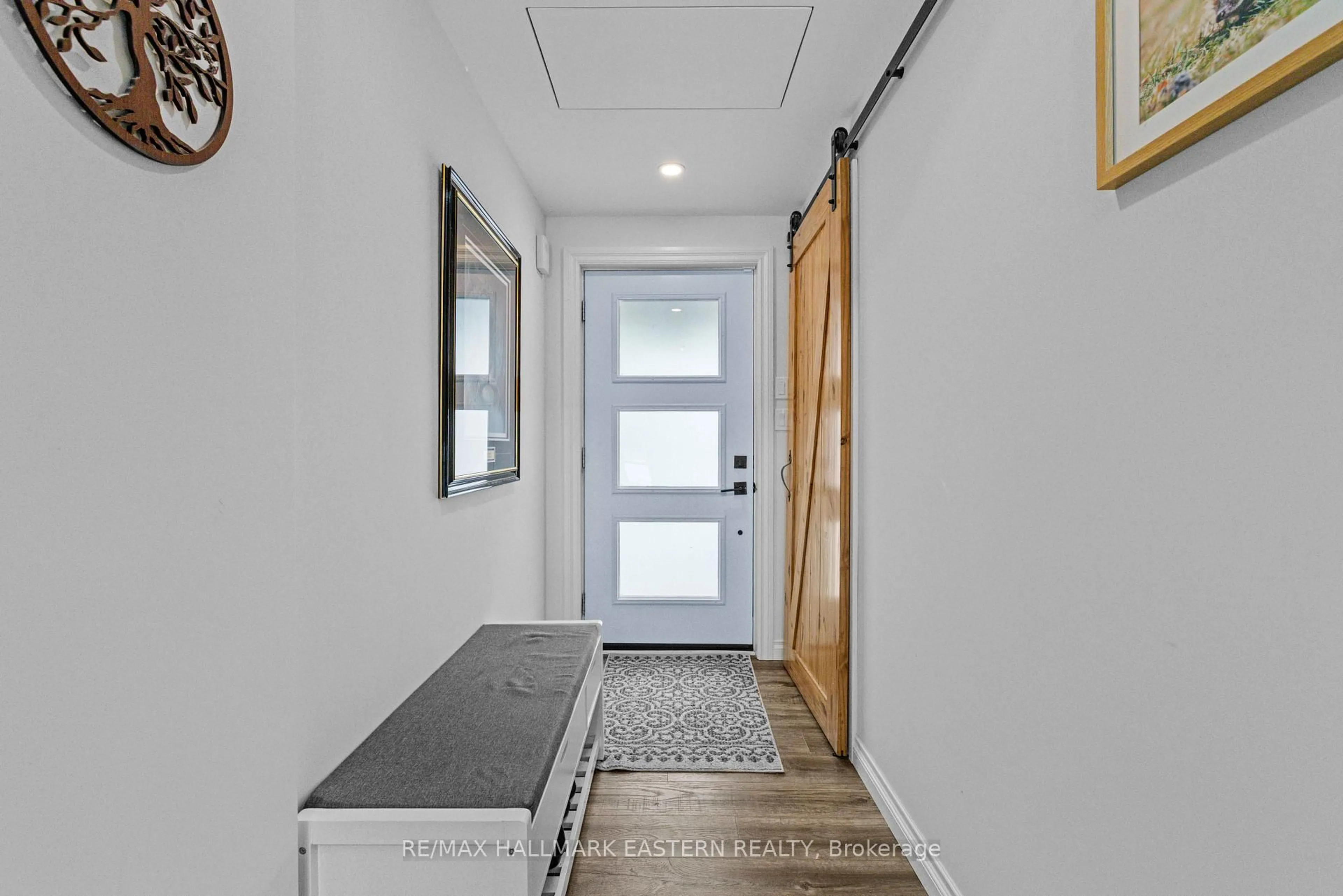 Indoor entryway for 70 Birch Point Dr, Kawartha Lakes Ontario K0L 1T0