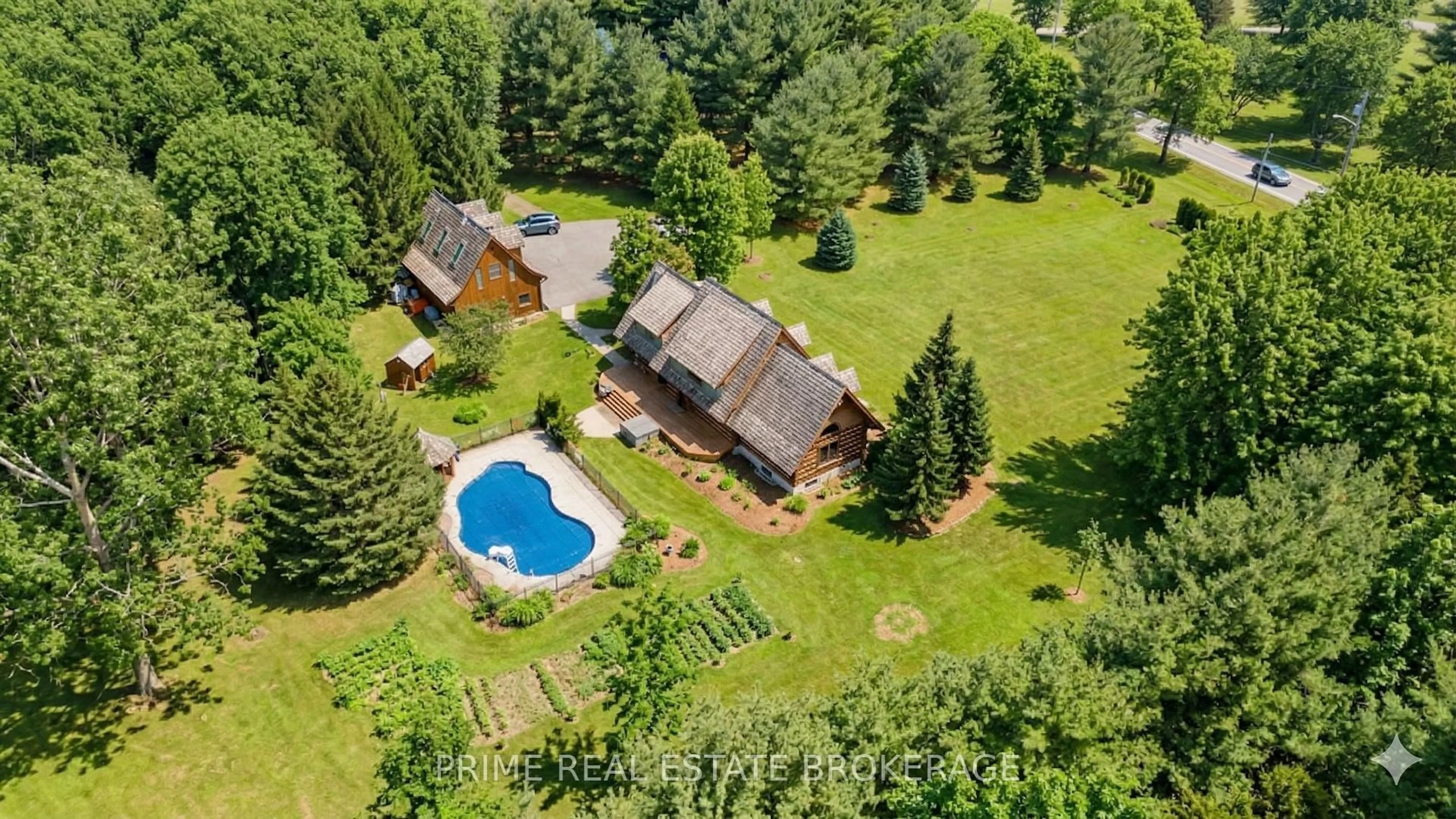 A pic from outside/outdoor area/front of a property/back of a property/a pic from drone, unknown for 575 Emily St, St. Marys Ontario N4X 1C2