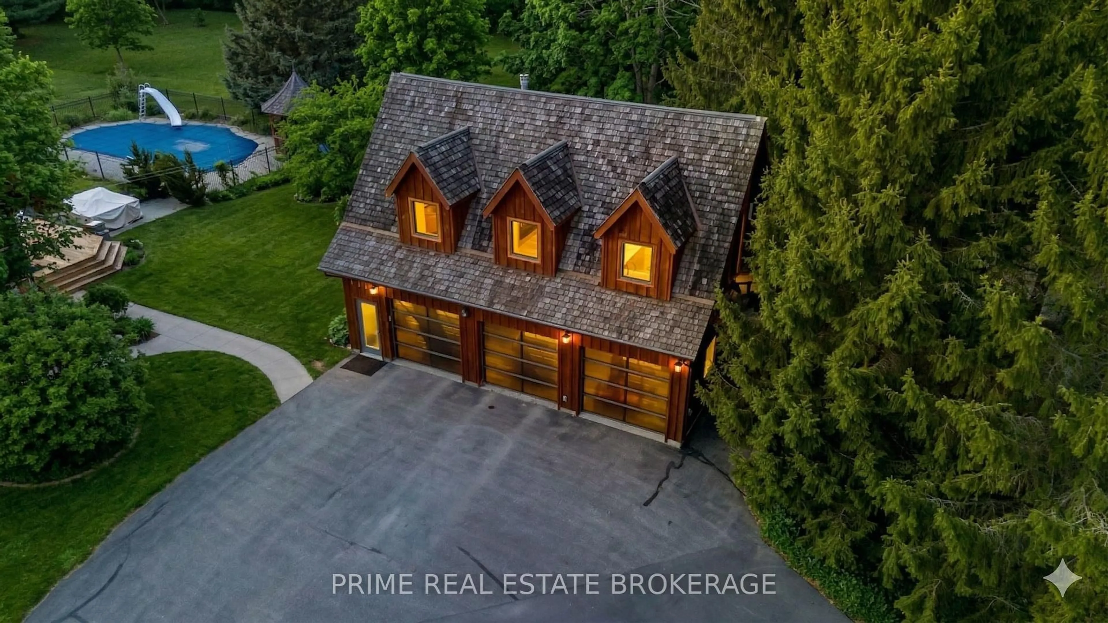 A pic from outside/outdoor area/front of a property/back of a property/a pic from drone, street for 575 Emily St, St. Marys Ontario N4X 1C2