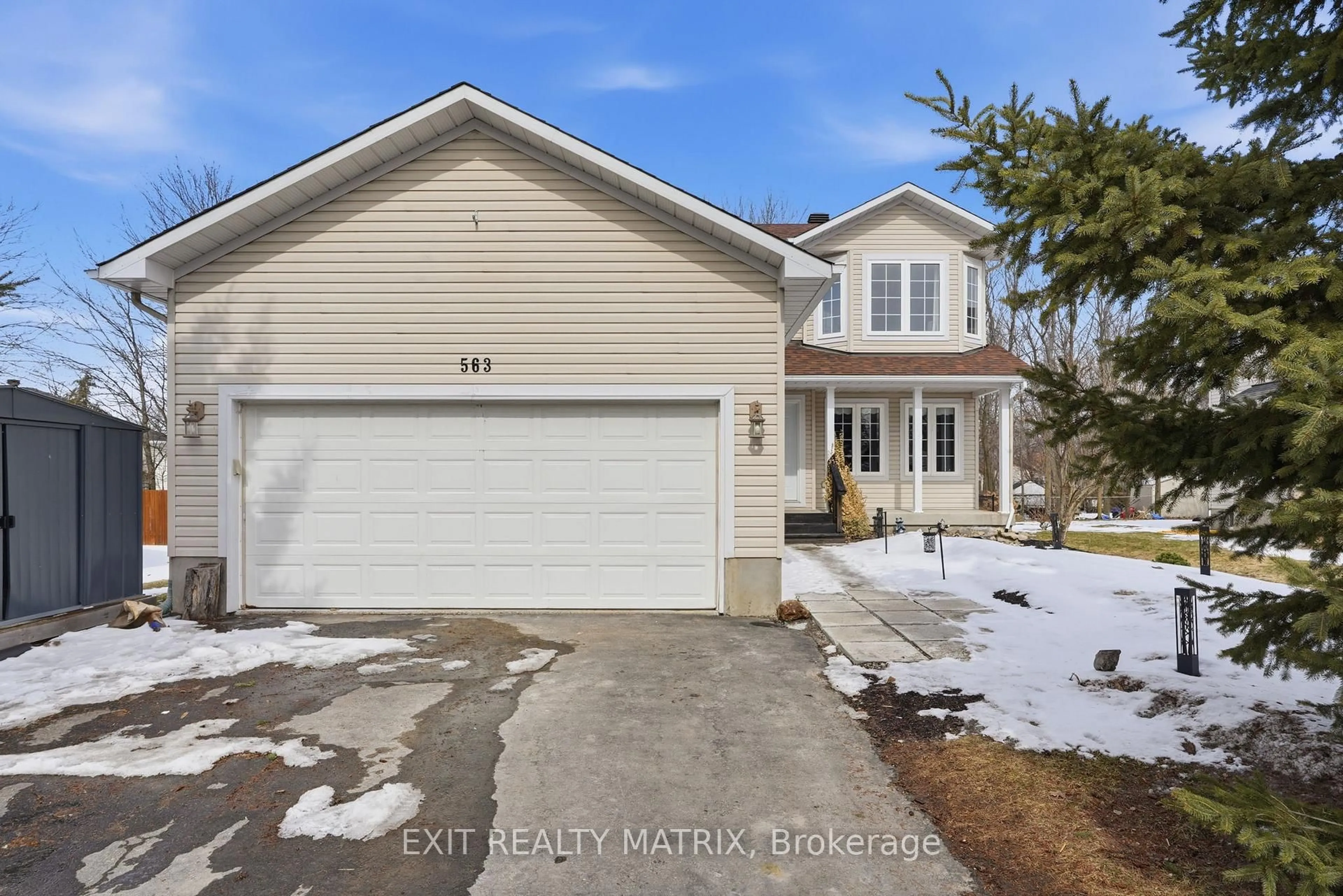 Unknown for 563 Loucks Dr, Russell Ontario K4R 1H1