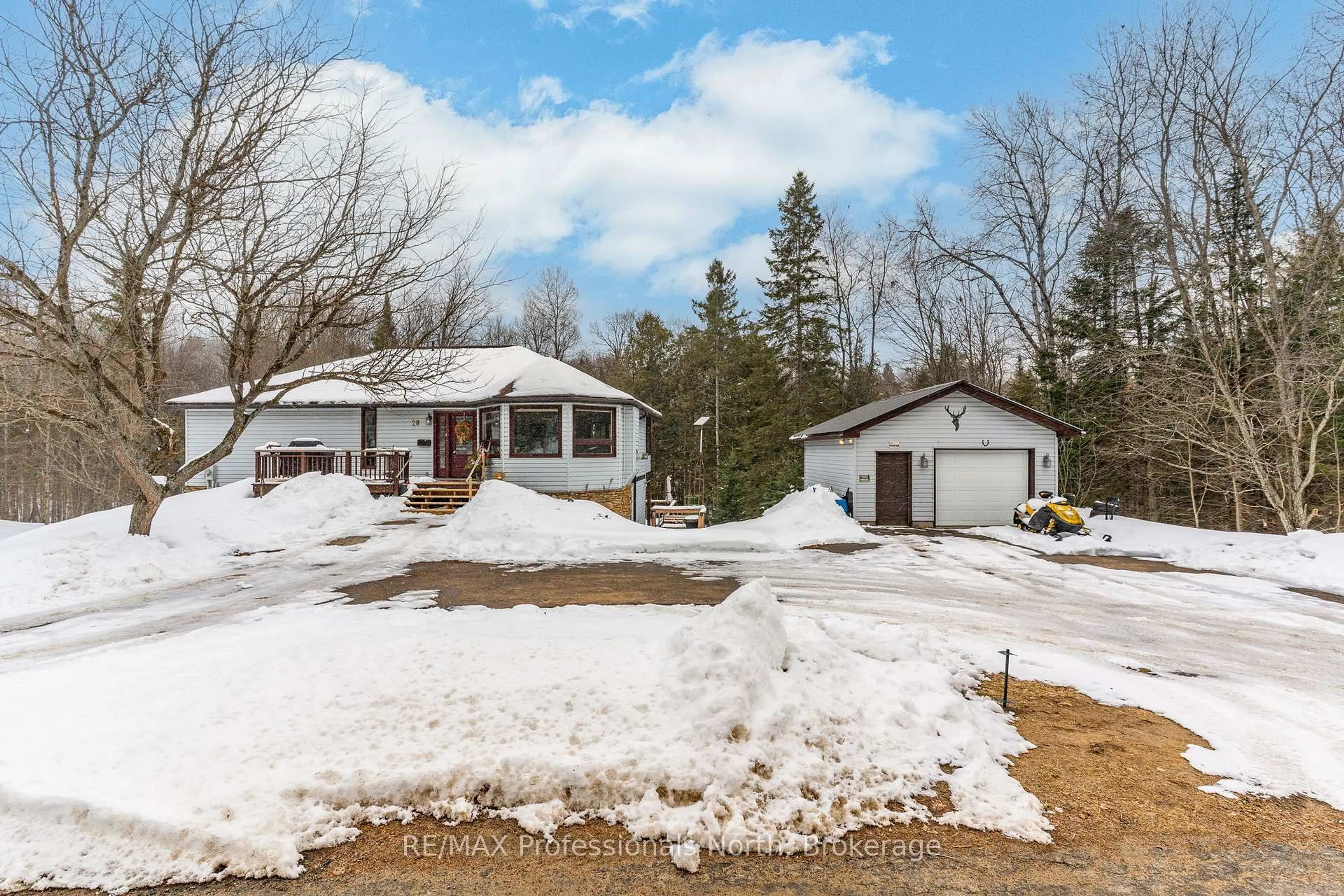 A pic from outside/outdoor area/front of a property/back of a property/a pic from drone, unknown for 28 Independence St, Dysart et al Ontario K0M 1S0
