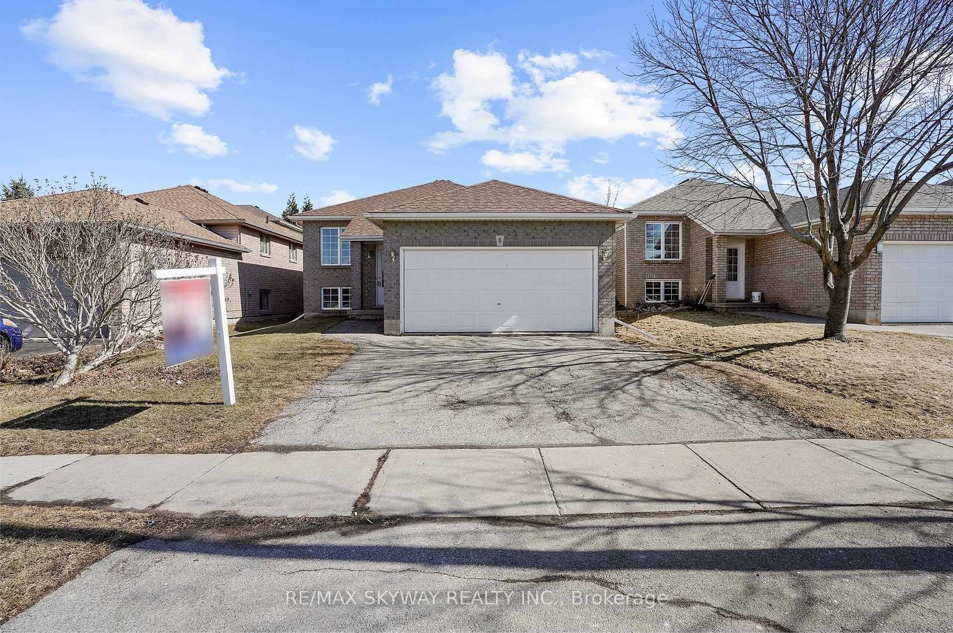 A pic from outside/outdoor area/front of a property/back of a property/a pic from drone, street for 8 Bradley Lane, Brantford Ontario N3T 6R5