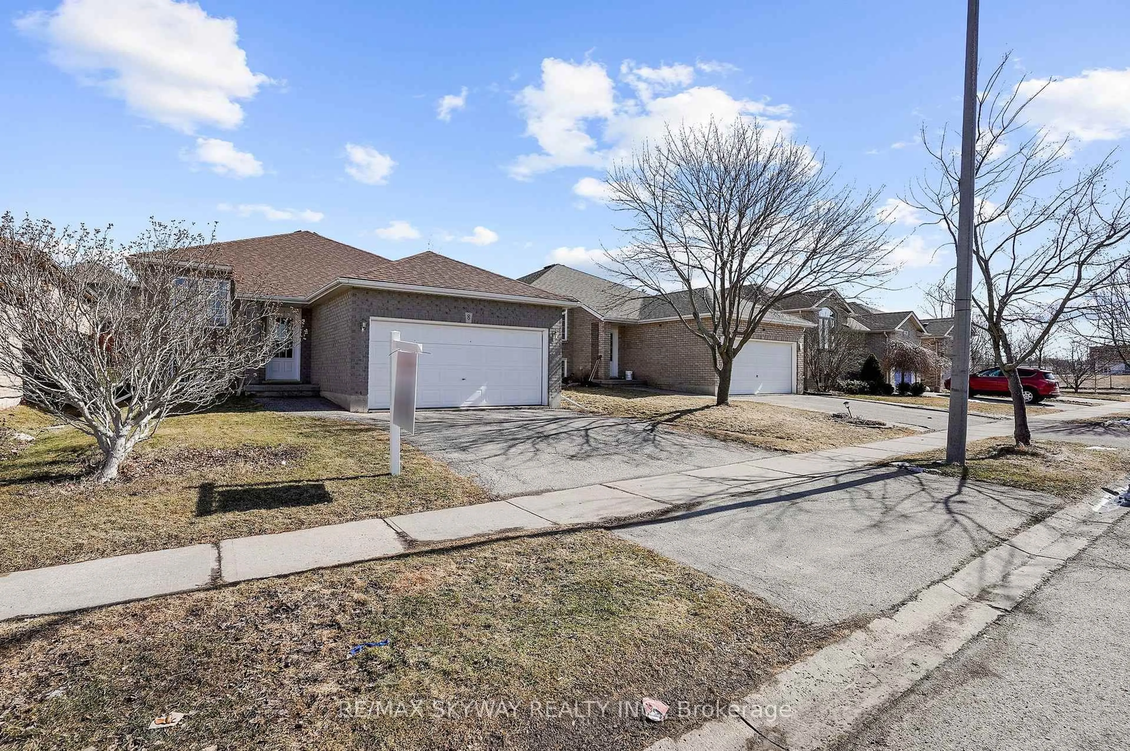 A pic from outside/outdoor area/front of a property/back of a property/a pic from drone, street for 8 Bradley Lane, Brantford Ontario N3T 6R5