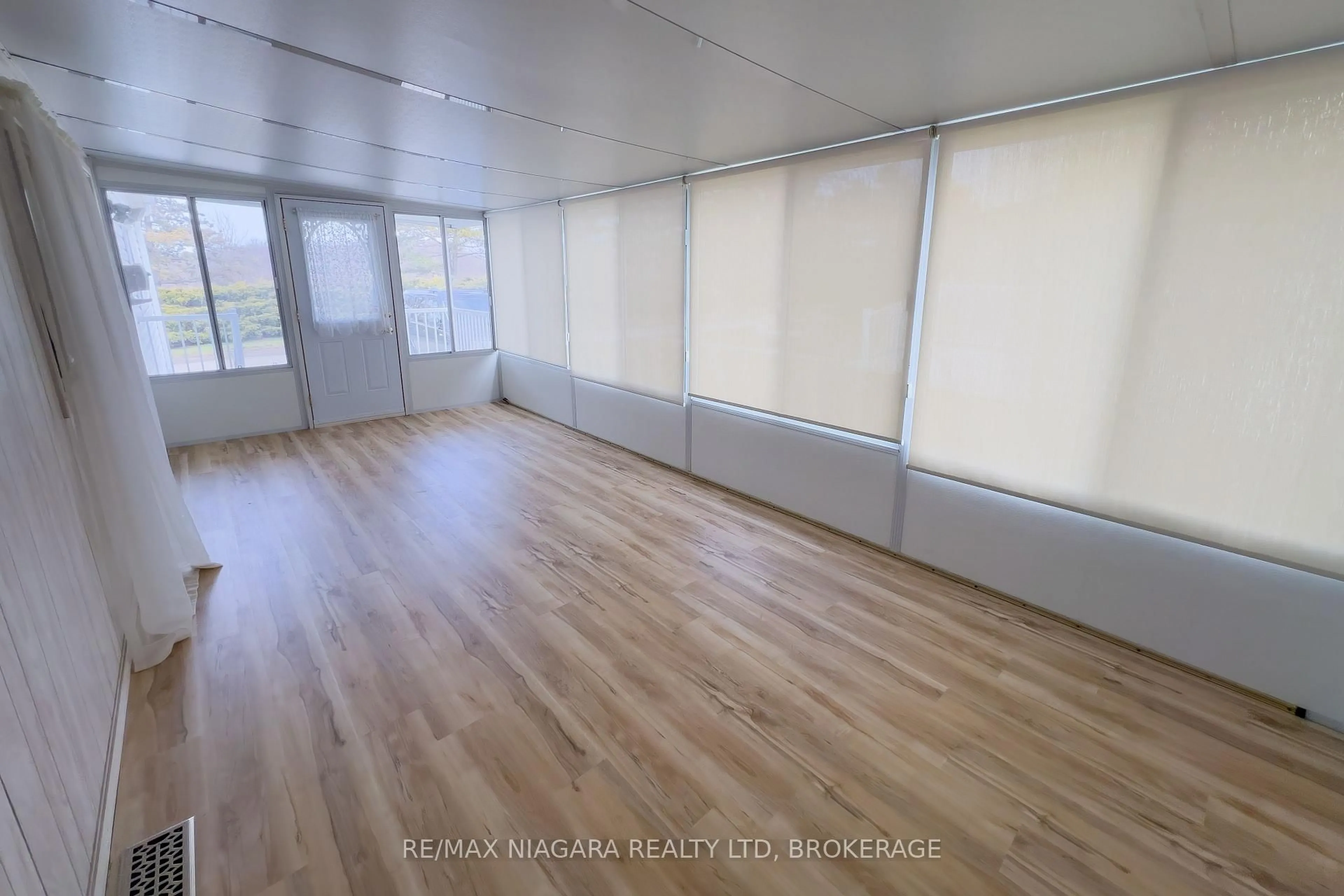 A pic of a room for 3033 TOWNLINE Rd #74, Fort Erie Ontario L0S 1S0