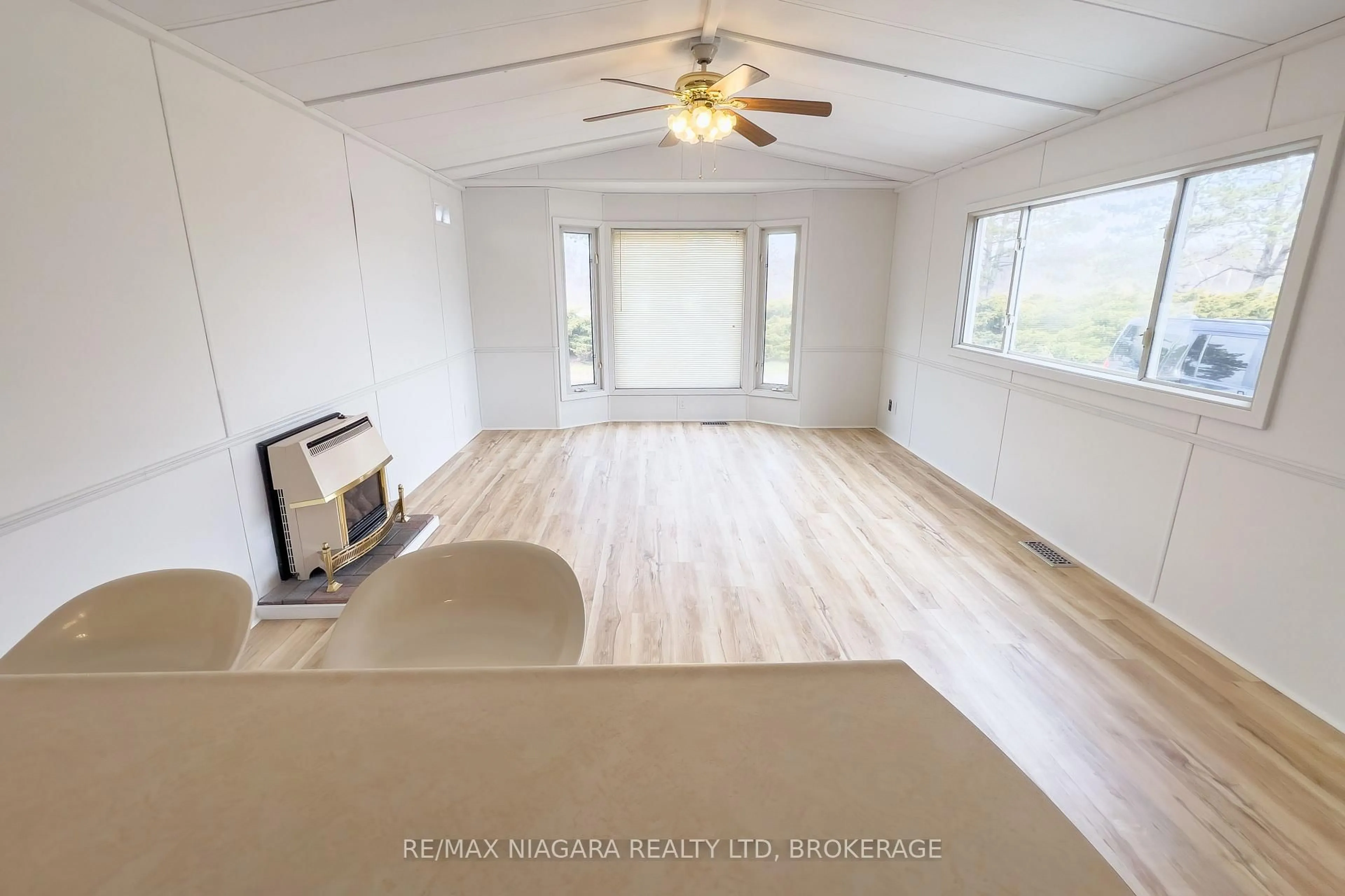 A pic of a room for 3033 TOWNLINE Rd #74, Fort Erie Ontario L0S 1S0