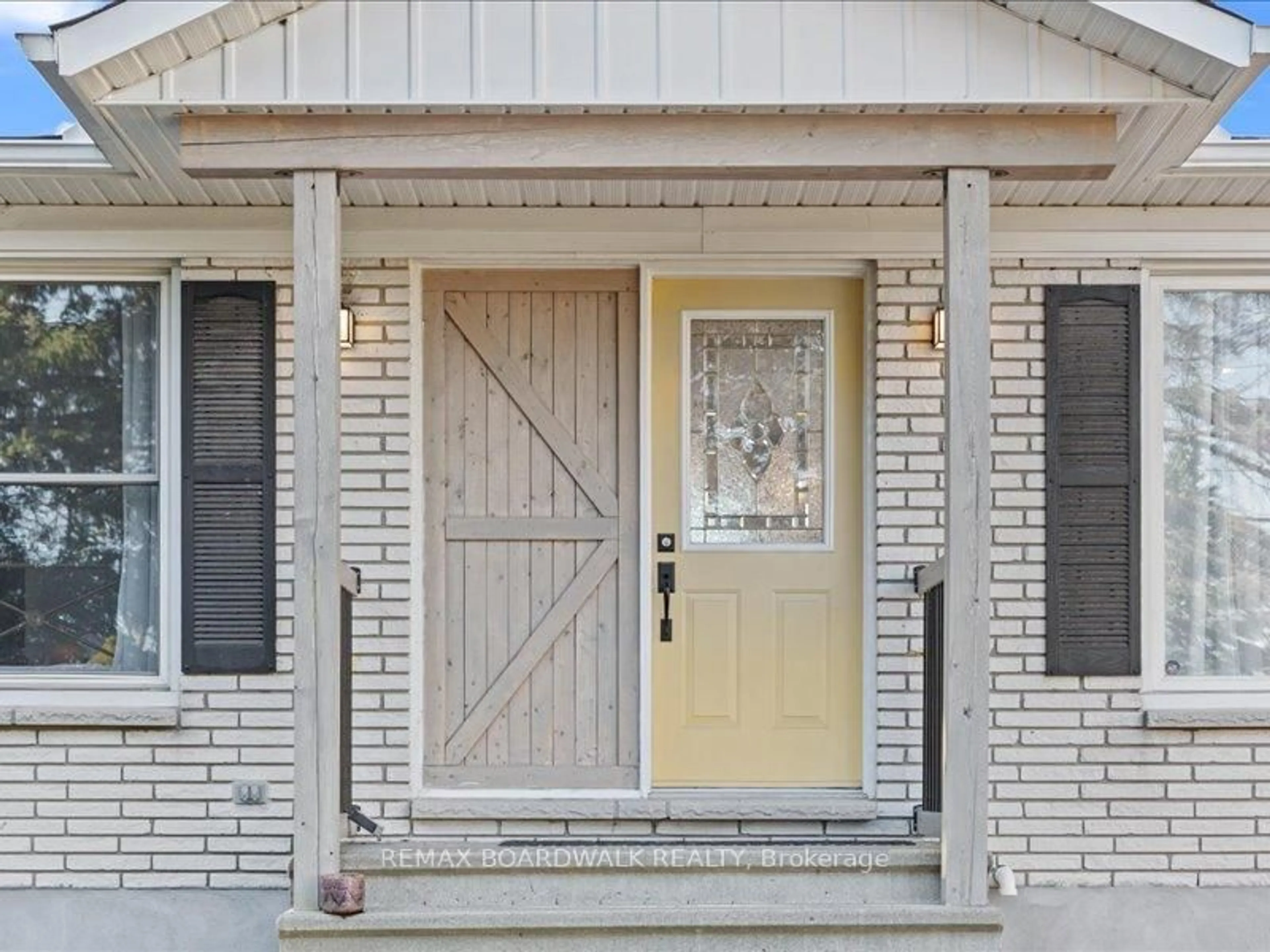 Home with brick exterior material, street for 2462 Dunning Rd, Sarsfield Ontario K0A 3E0