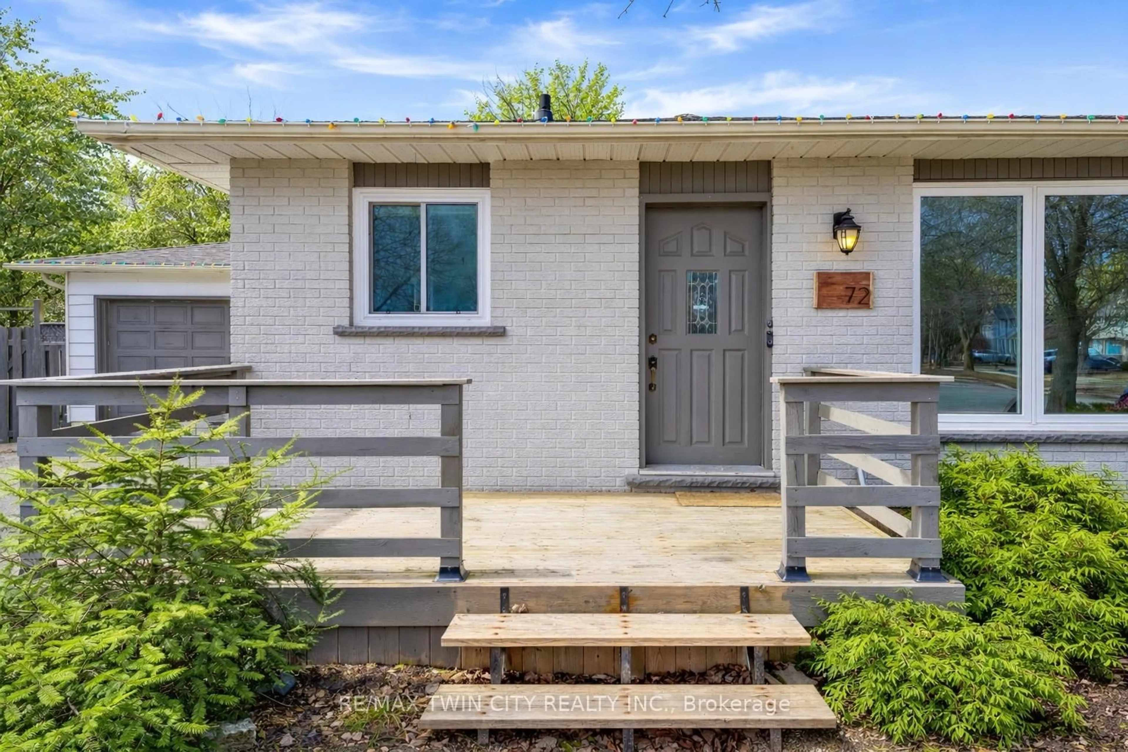 Unknown for 72 St Jerome Cres, Kitchener Ontario N2C 2L2