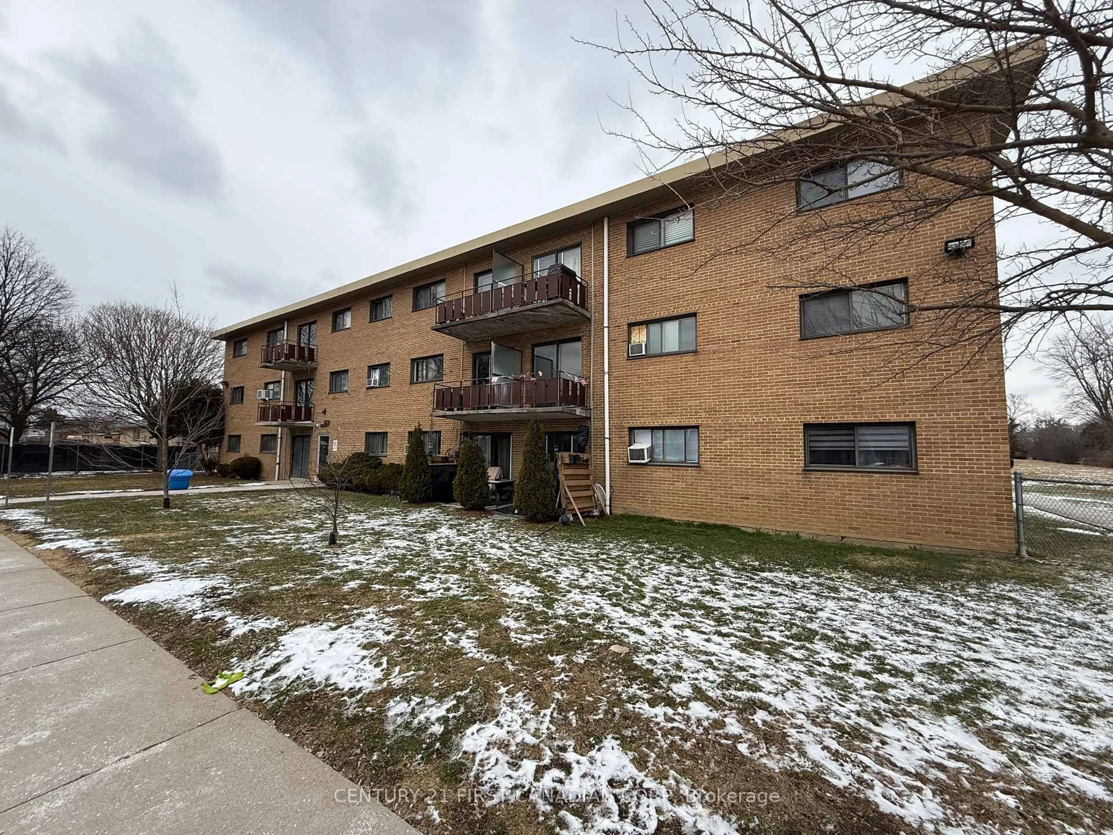 Unknown for 1830 Dumont St #304, London East Ontario N5W 2S1