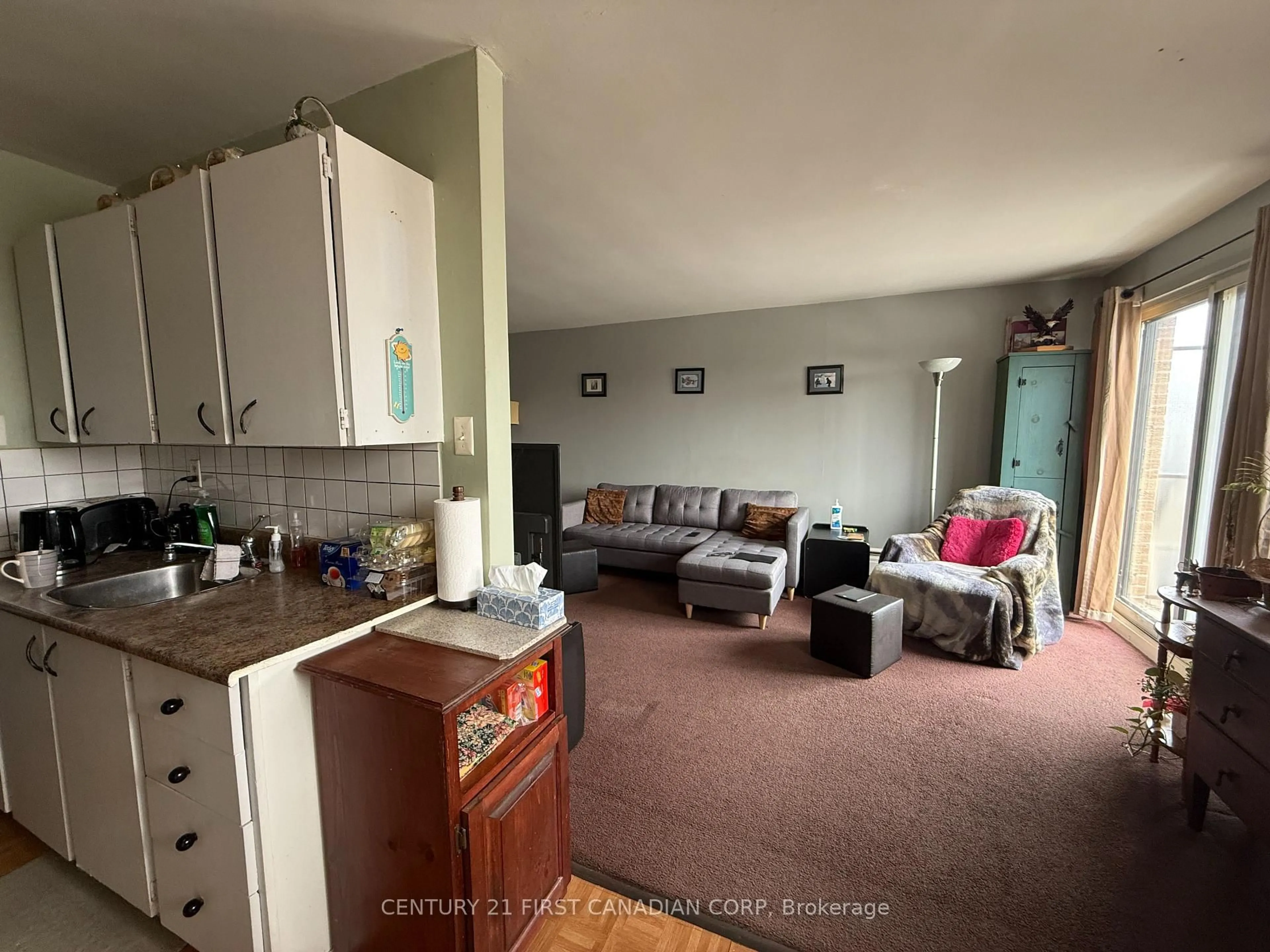 A pic of a room for 1830 Dumont St #304, London East Ontario N5W 2S1