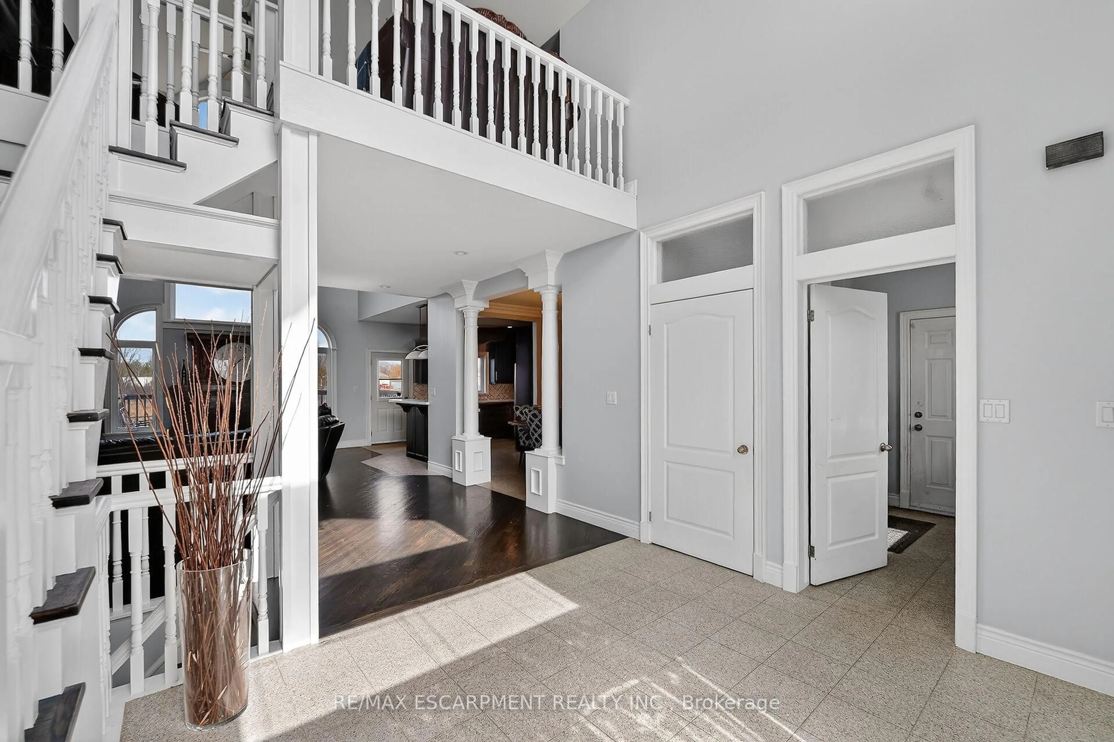 Indoor entryway for 4491 HALDIMAND 20 Rd, Haldimand Ontario N1A 2W3