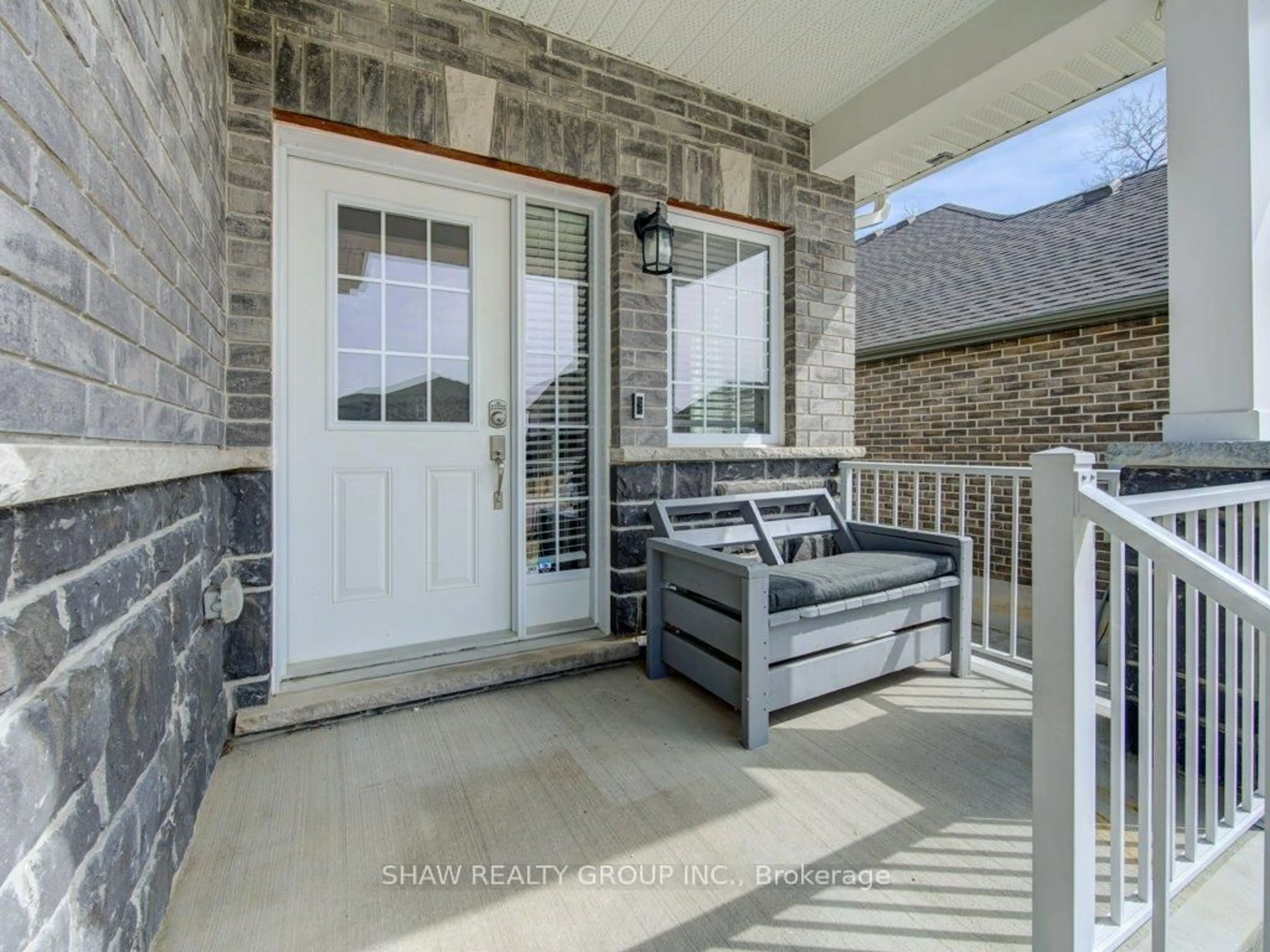Indoor entryway for 117 Halliday Dr, East Zorra-Tavistock Ontario N0B 2R0