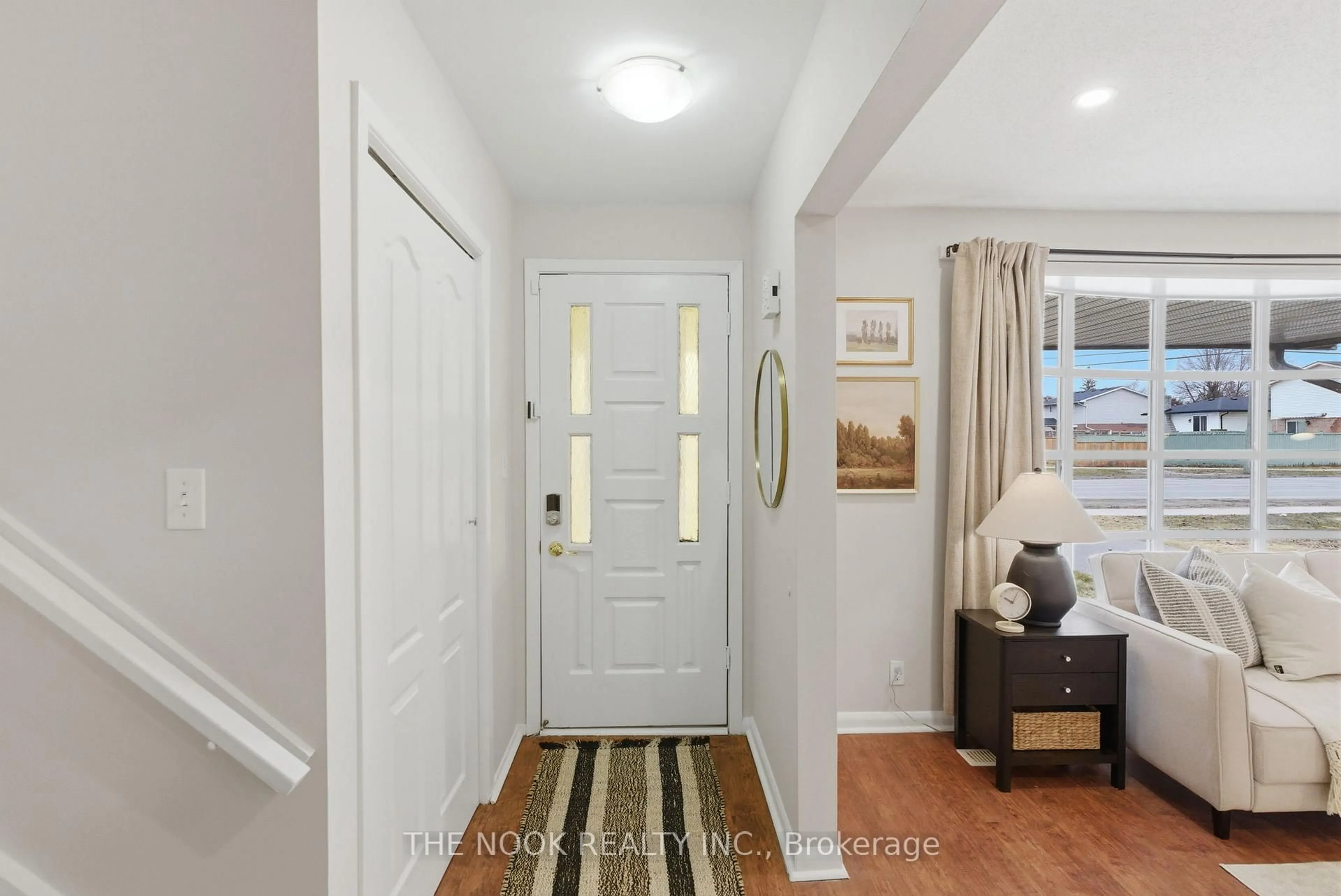 Indoor entryway for 114 Tracey St, Belleville Ontario K8P 2R8