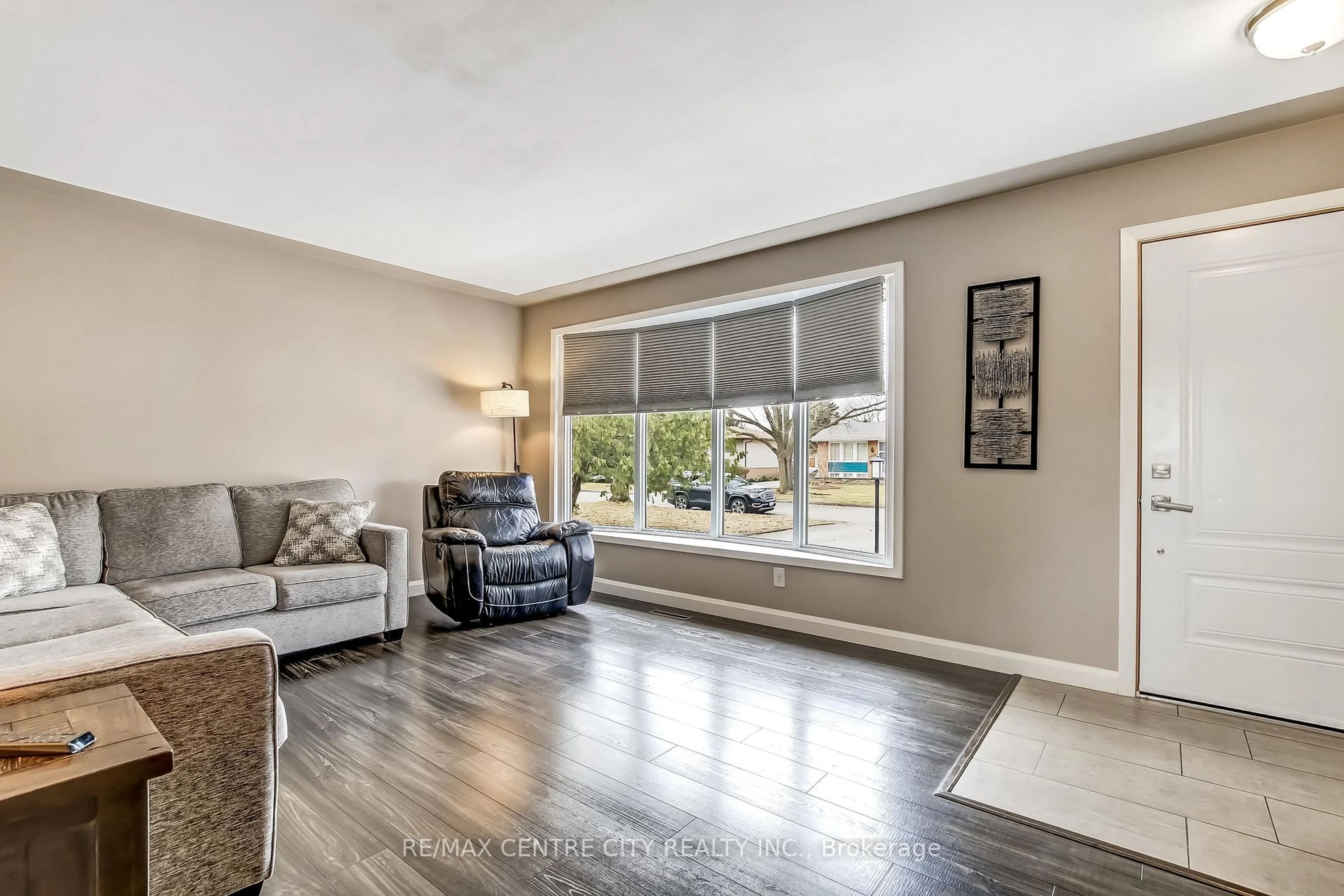 Living room with furniture, unknown for 1164 Lancaster St, London East Ontario N5V 2L5