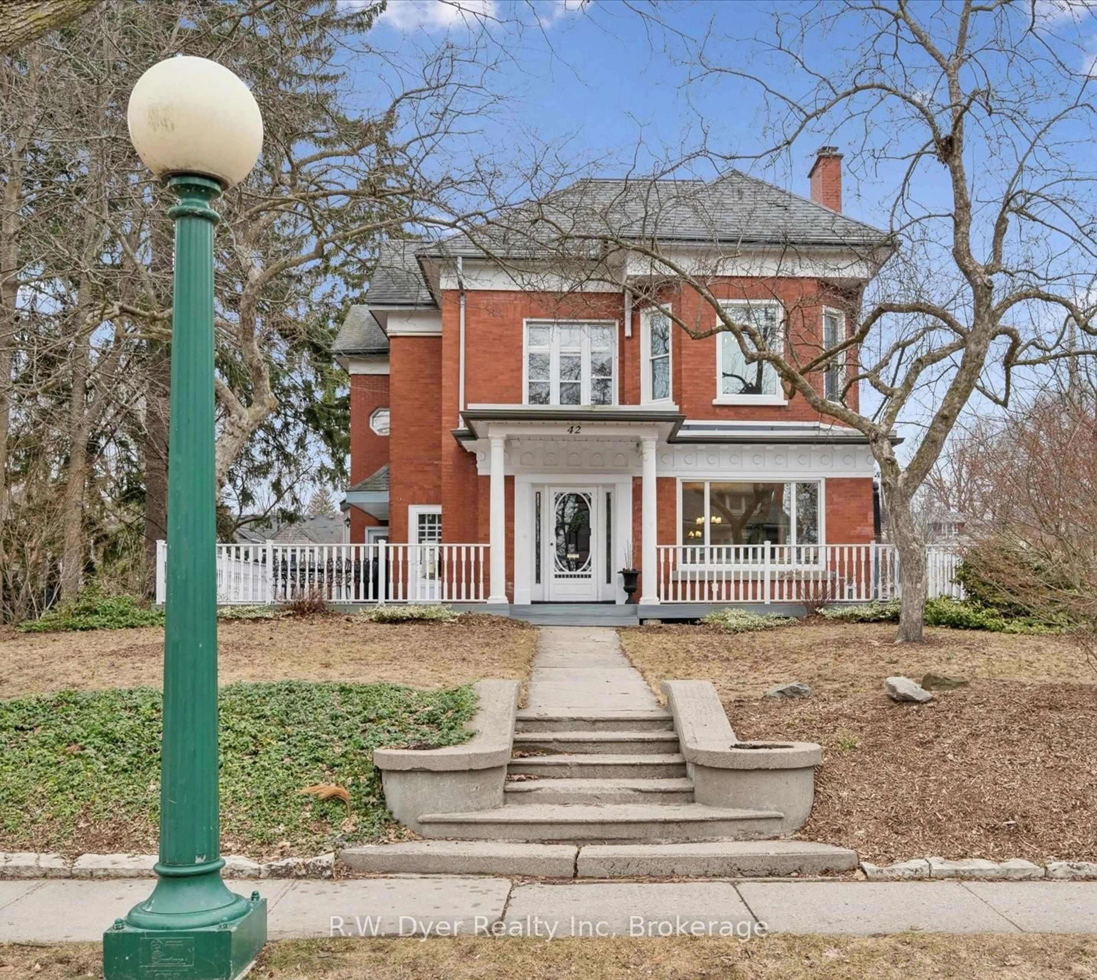 Home with brick exterior material, street for 42 Lansdowne Rd, Cambridge Ontario N1S 2S9