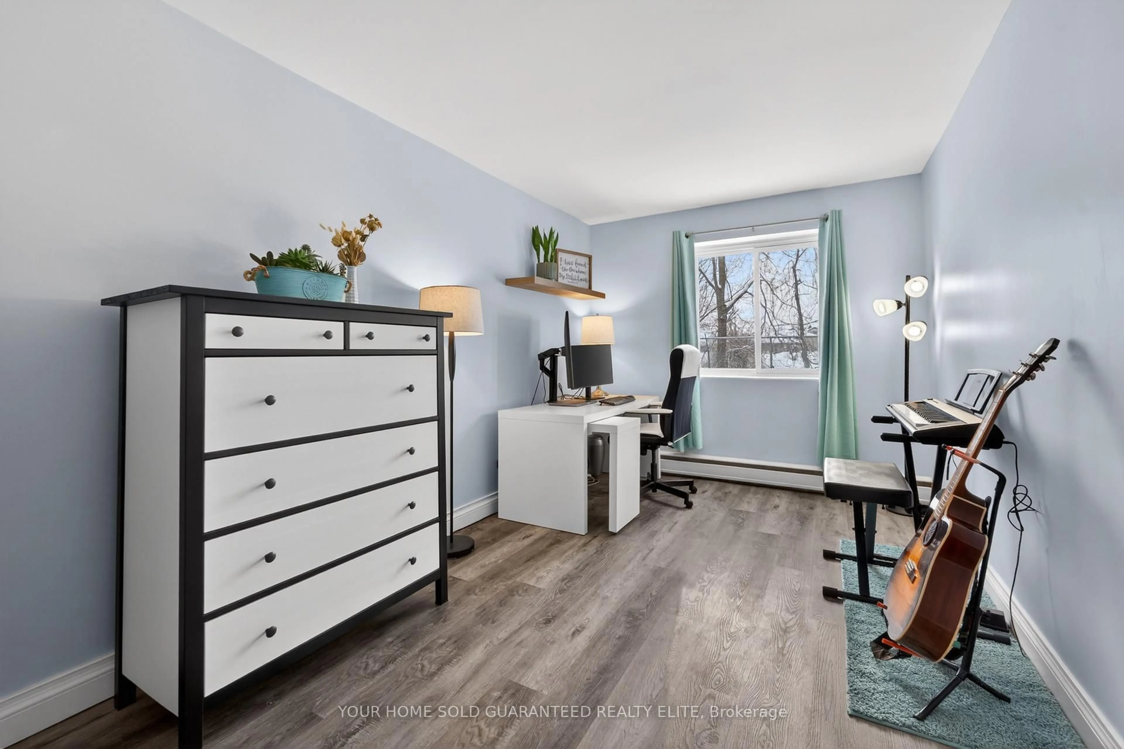 A pic of a room for 456 Carlton St #10, St. Catharines Ontario L2M 4X1