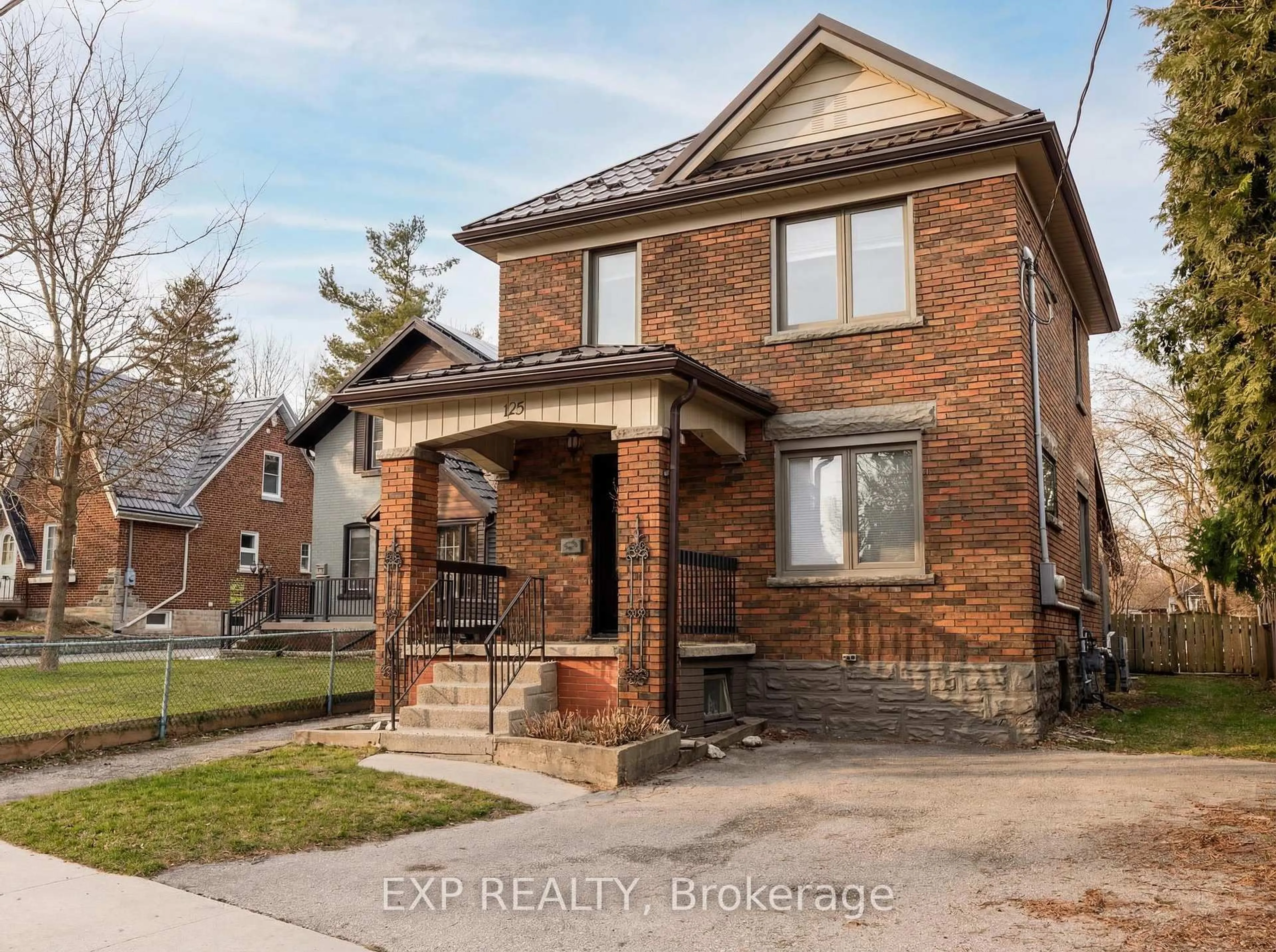 Home with brick exterior material, street for 125 Wilhelm St, Kitchener Ontario N2H 5S3