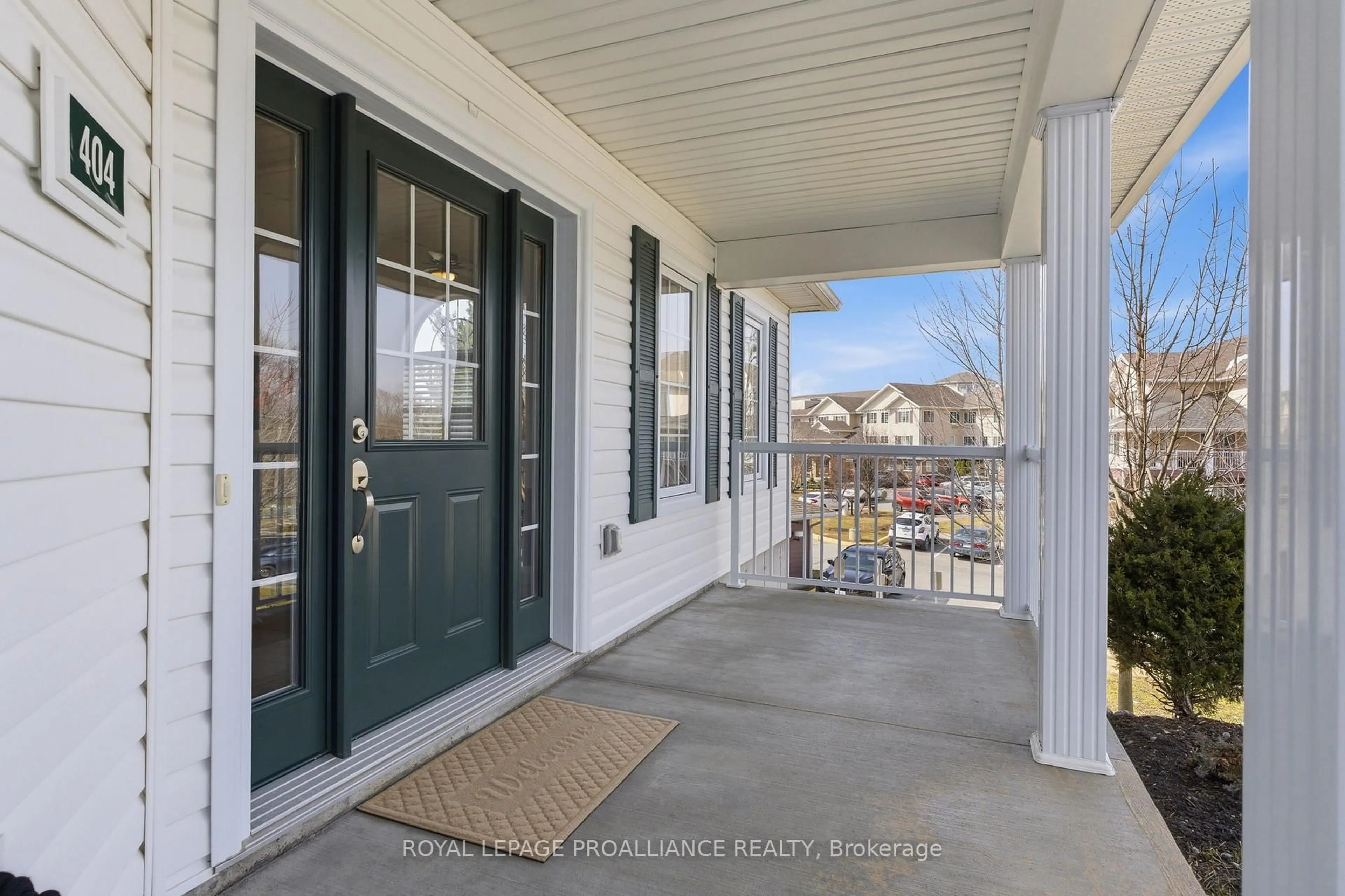 Indoor entryway for 295 Densmore Rd #404, Cobourg Ontario K9A 2S7