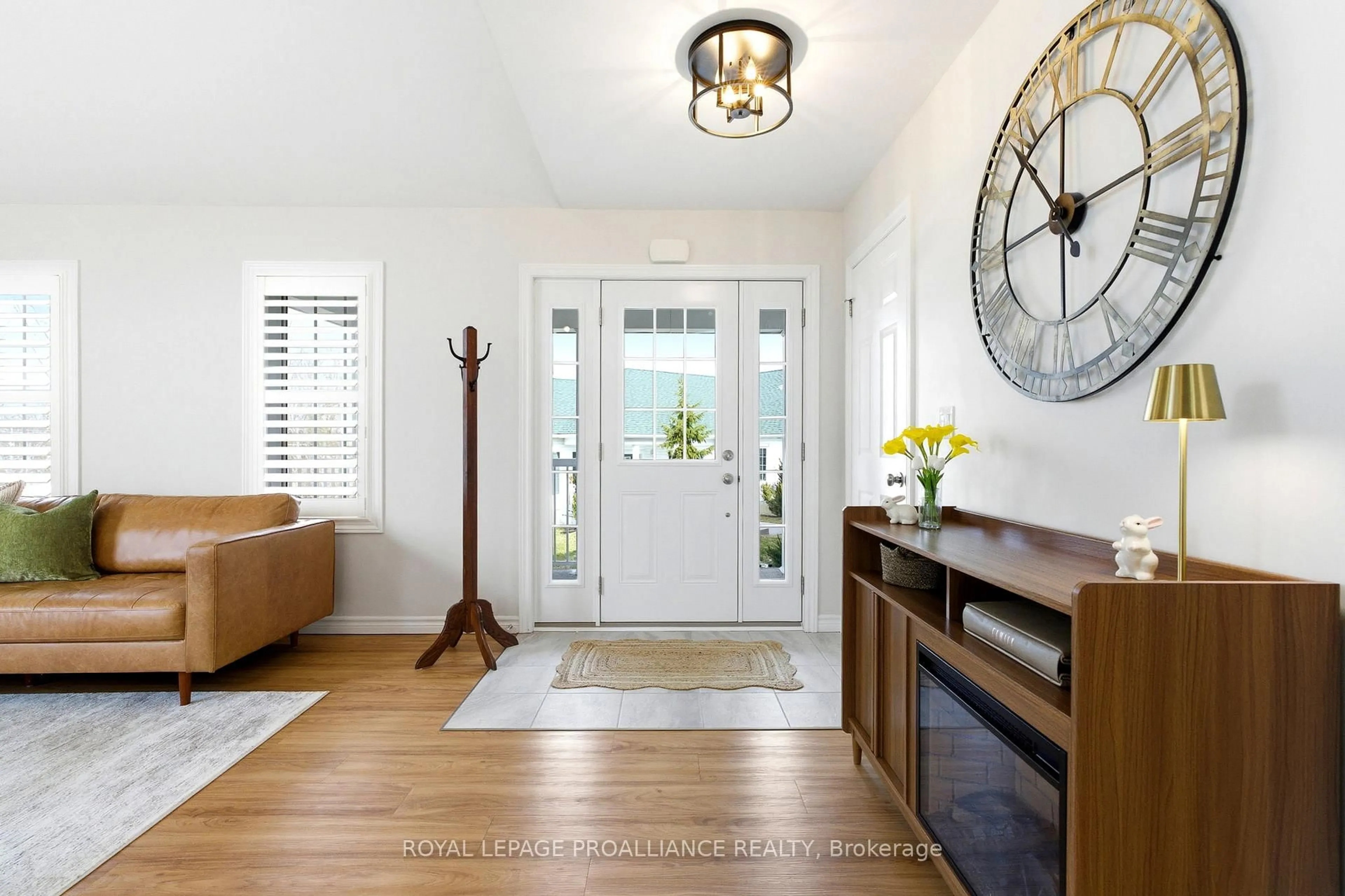 Indoor entryway for 295 Densmore Rd #404, Cobourg Ontario K9A 2S7