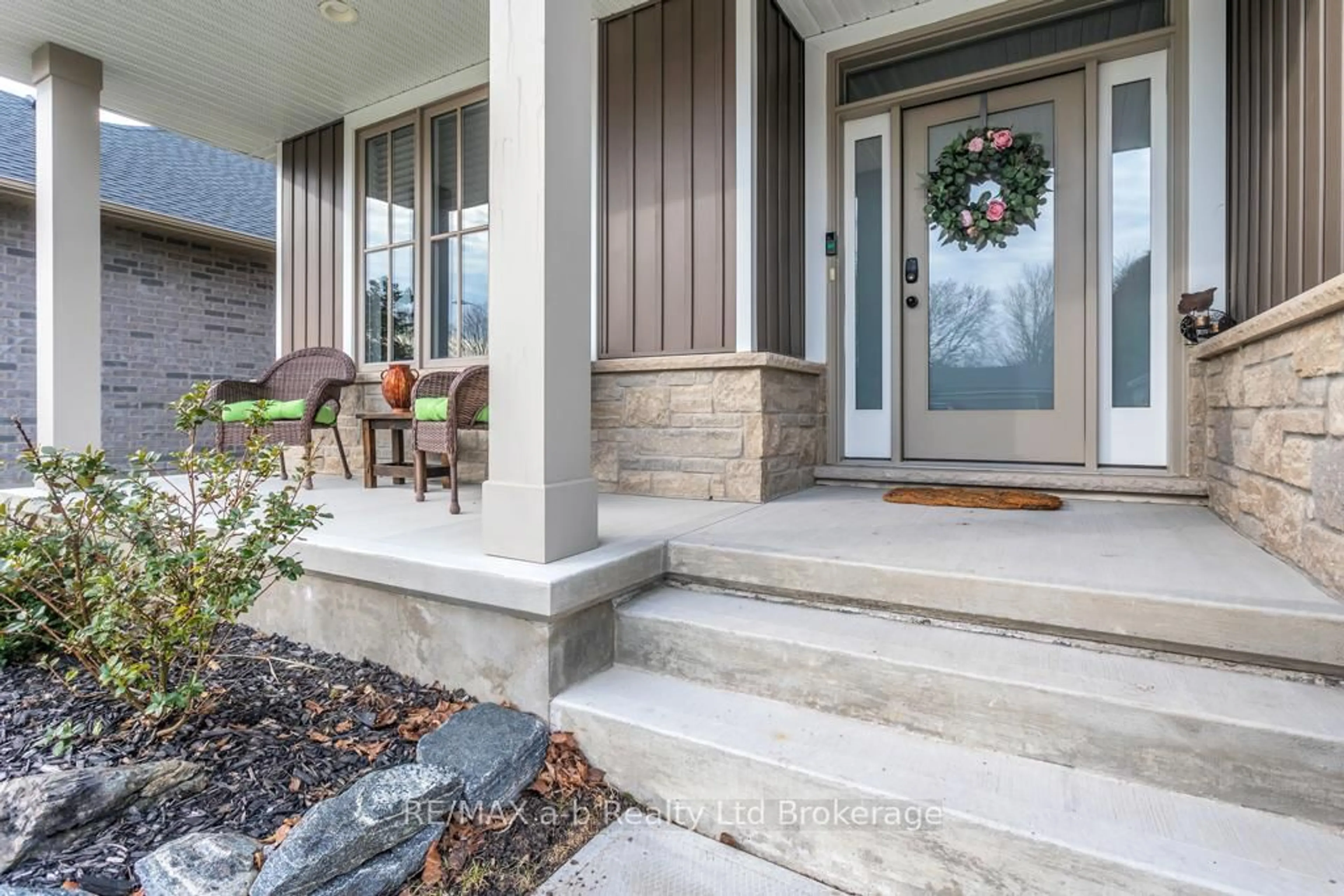 Indoor entryway for 41 Lowrie Cres, Tillsonburg Ontario N4G 0H5