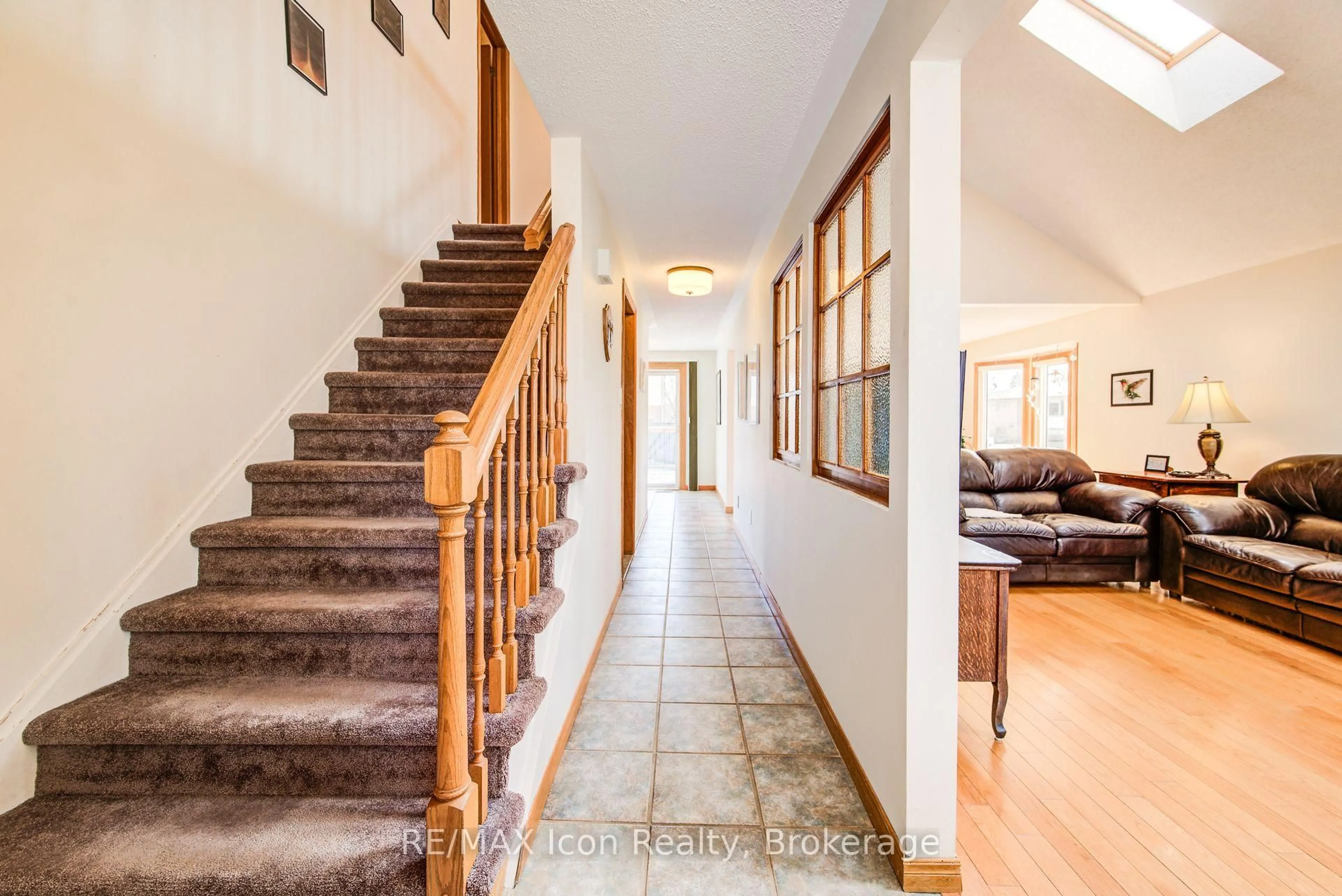 Indoor foyer for 18 Smart St, Guelph Ontario N1G 4L4