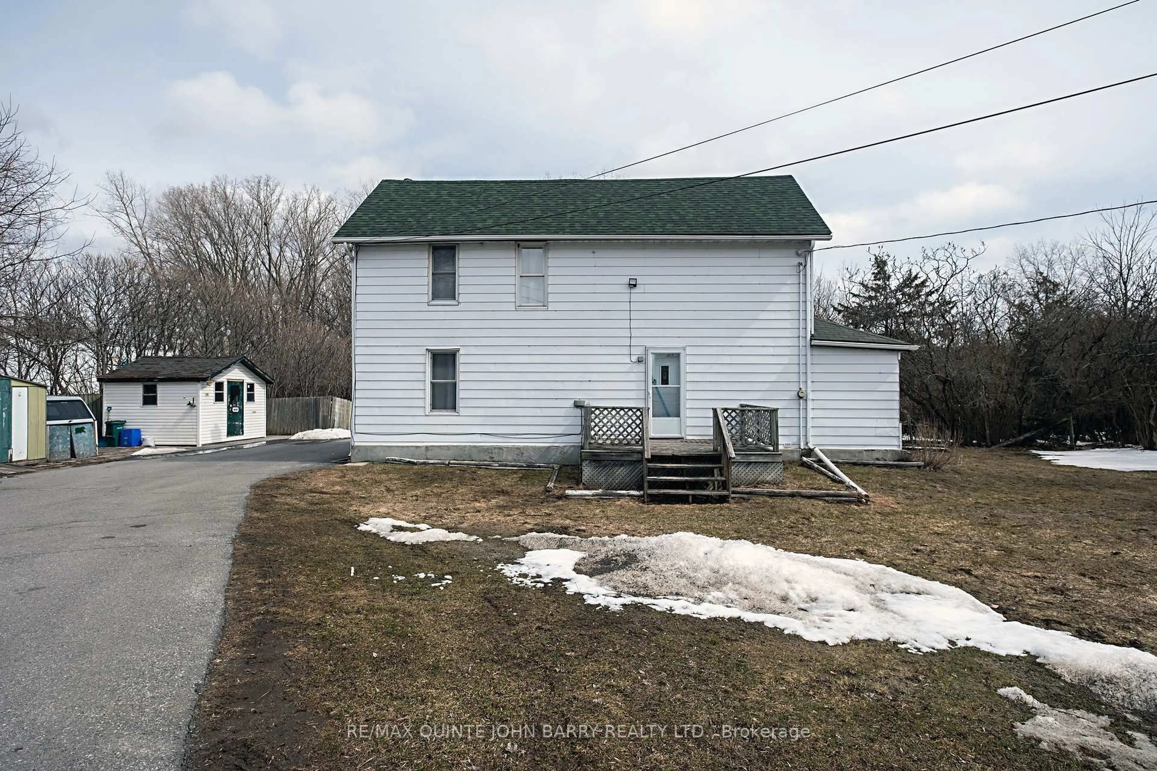 Shed for 115 Dufferin Ave, Quinte West Ontario K8V 5E2