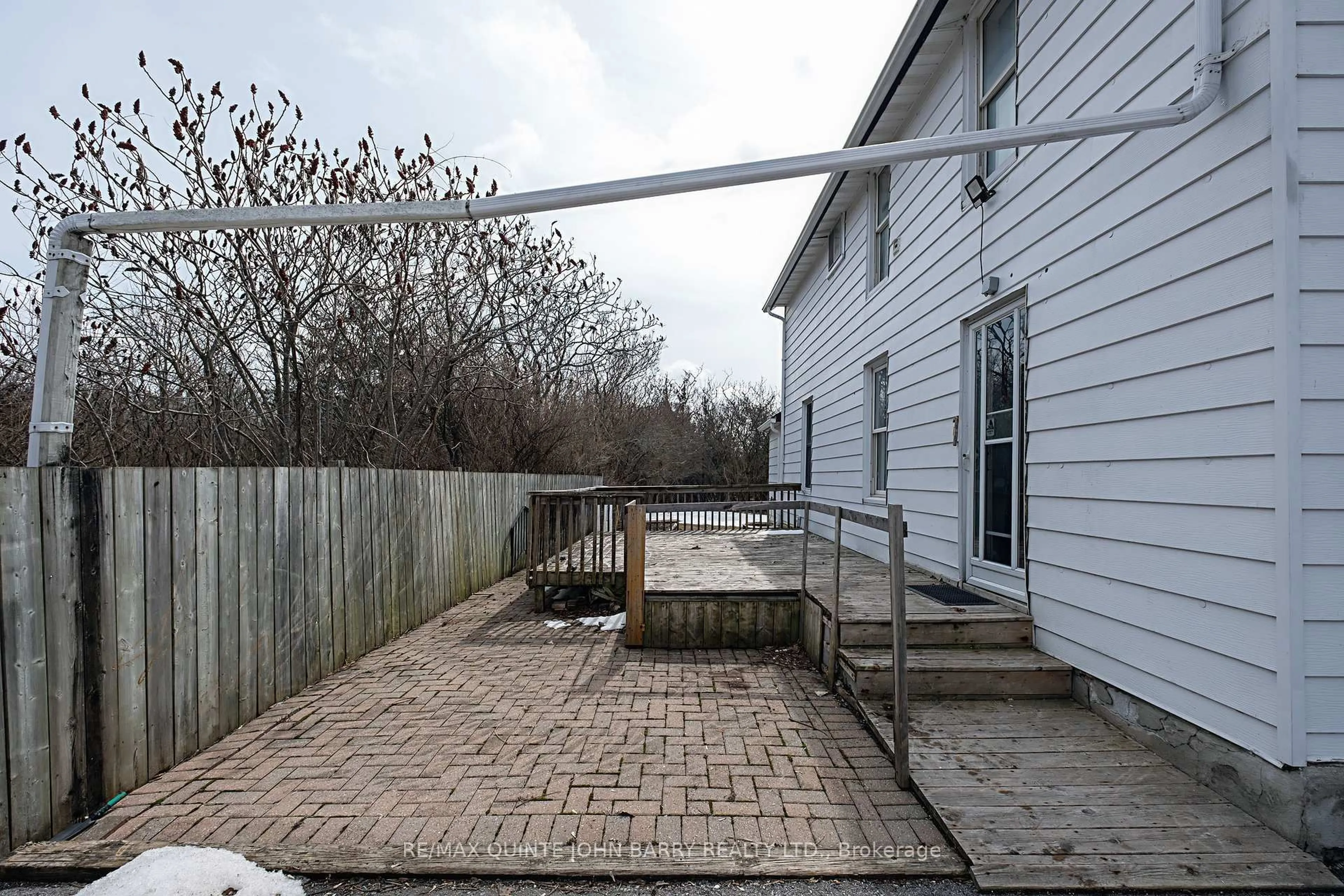 Patio, street for 115 Dufferin Ave, Quinte West Ontario K8V 5E2