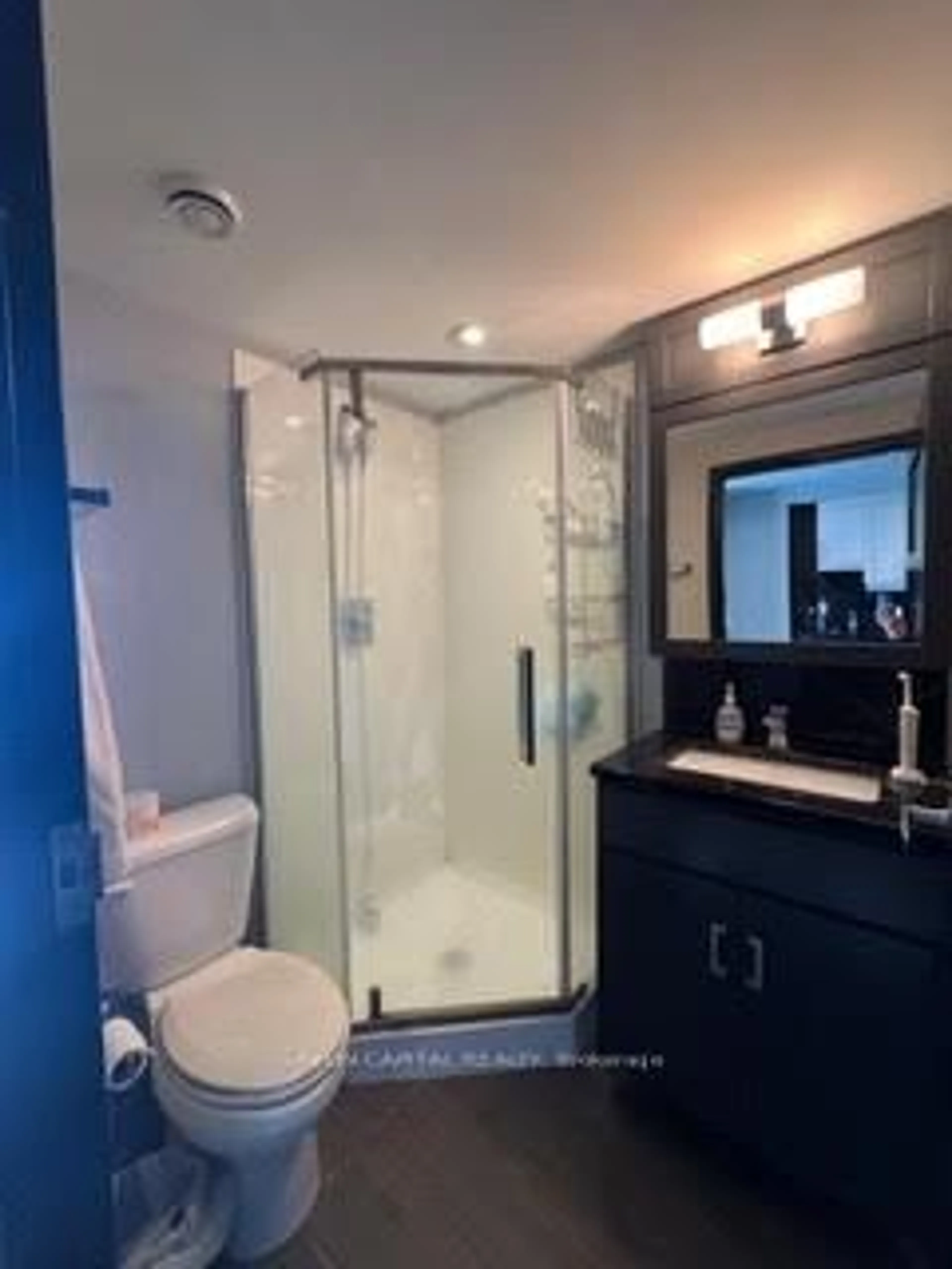 Standard bathroom, ceramic/tile floor for 330 Phillip St #CP618, Waterloo Ontario N2L 3W9