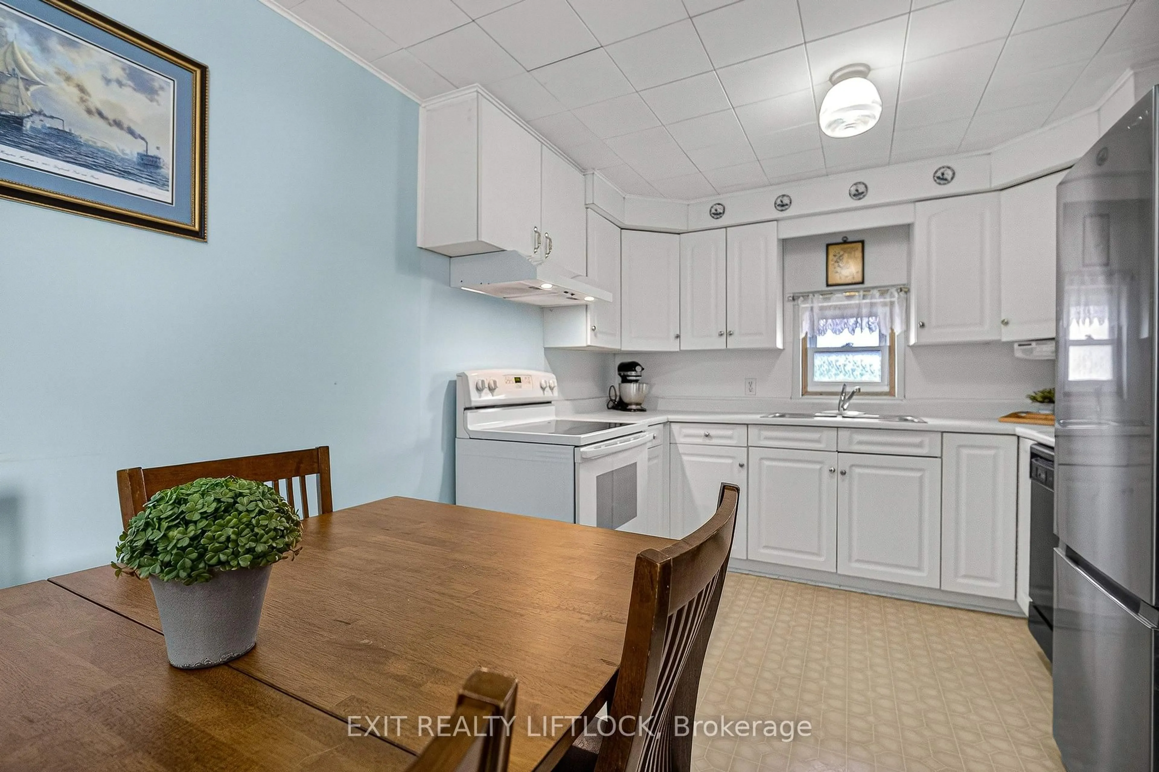 Standard kitchen, unknown for 709 Orpington Rd, Peterborough Ontario K9J 4A5