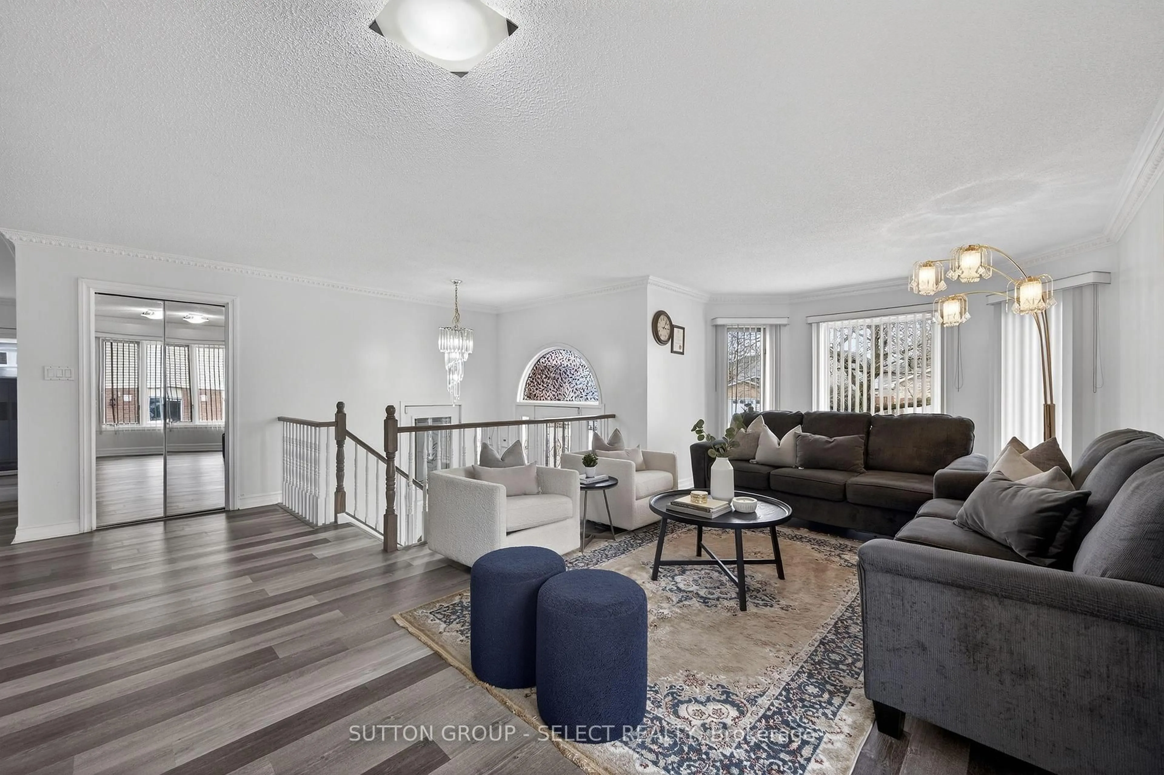 Living room with furniture, unknown for 50 Stonehenge Rd, London East Ontario N5V 4M6