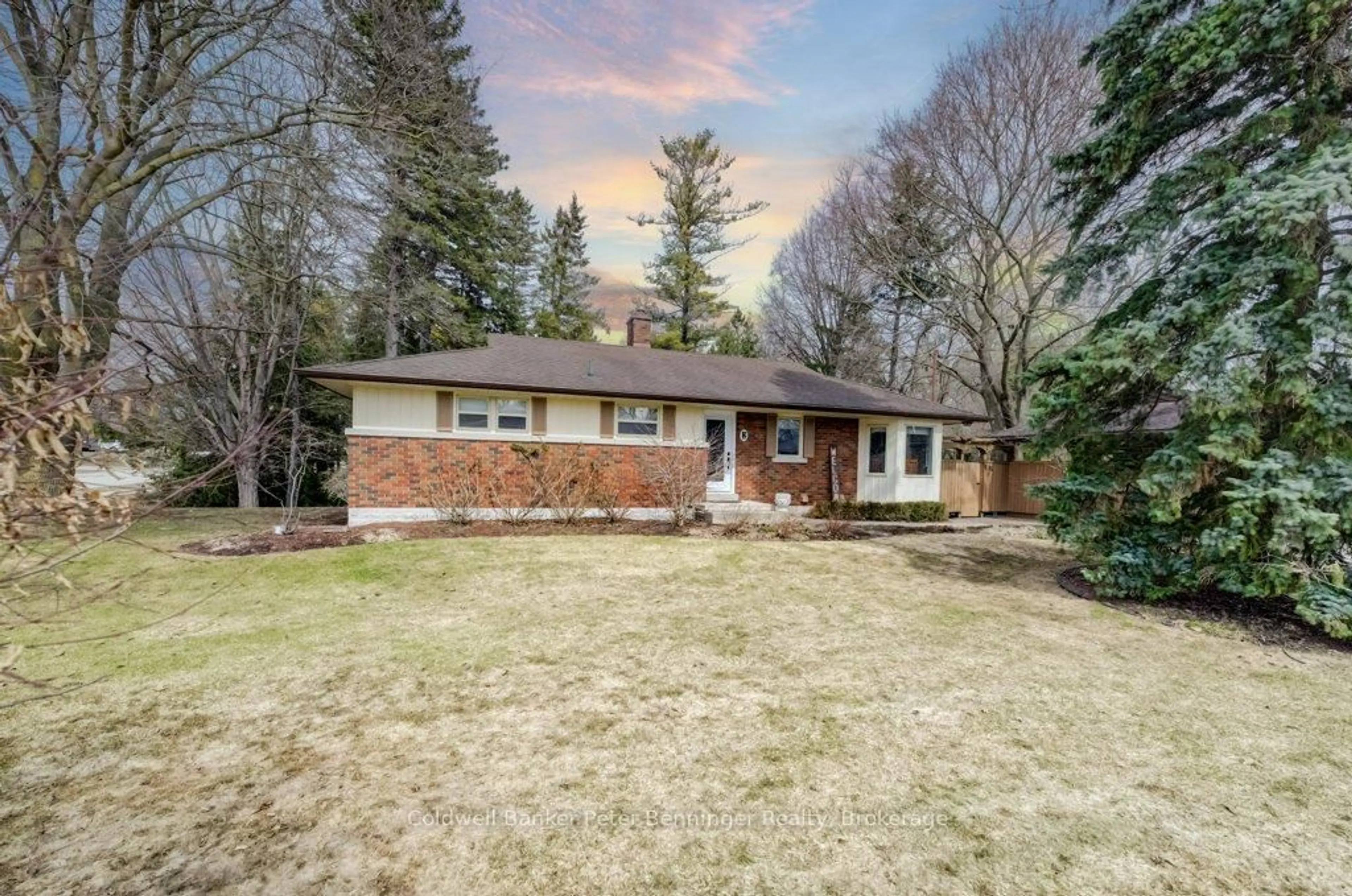 A pic from outside/outdoor area/front of a property/back of a property/a pic from drone, street for 2 Mullen Dr, Brockton Ontario N0G 2V0