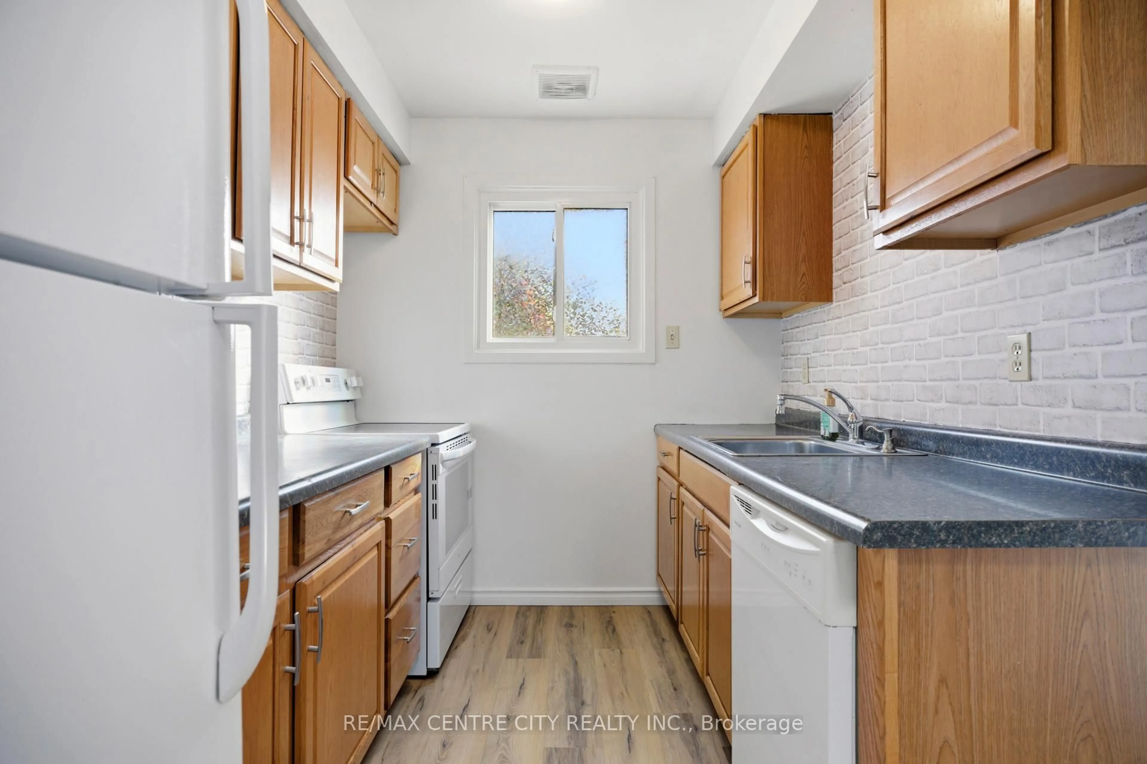 Standard kitchen, unknown for 1600 Culver Dr #14, London East Ontario N5V 3H5