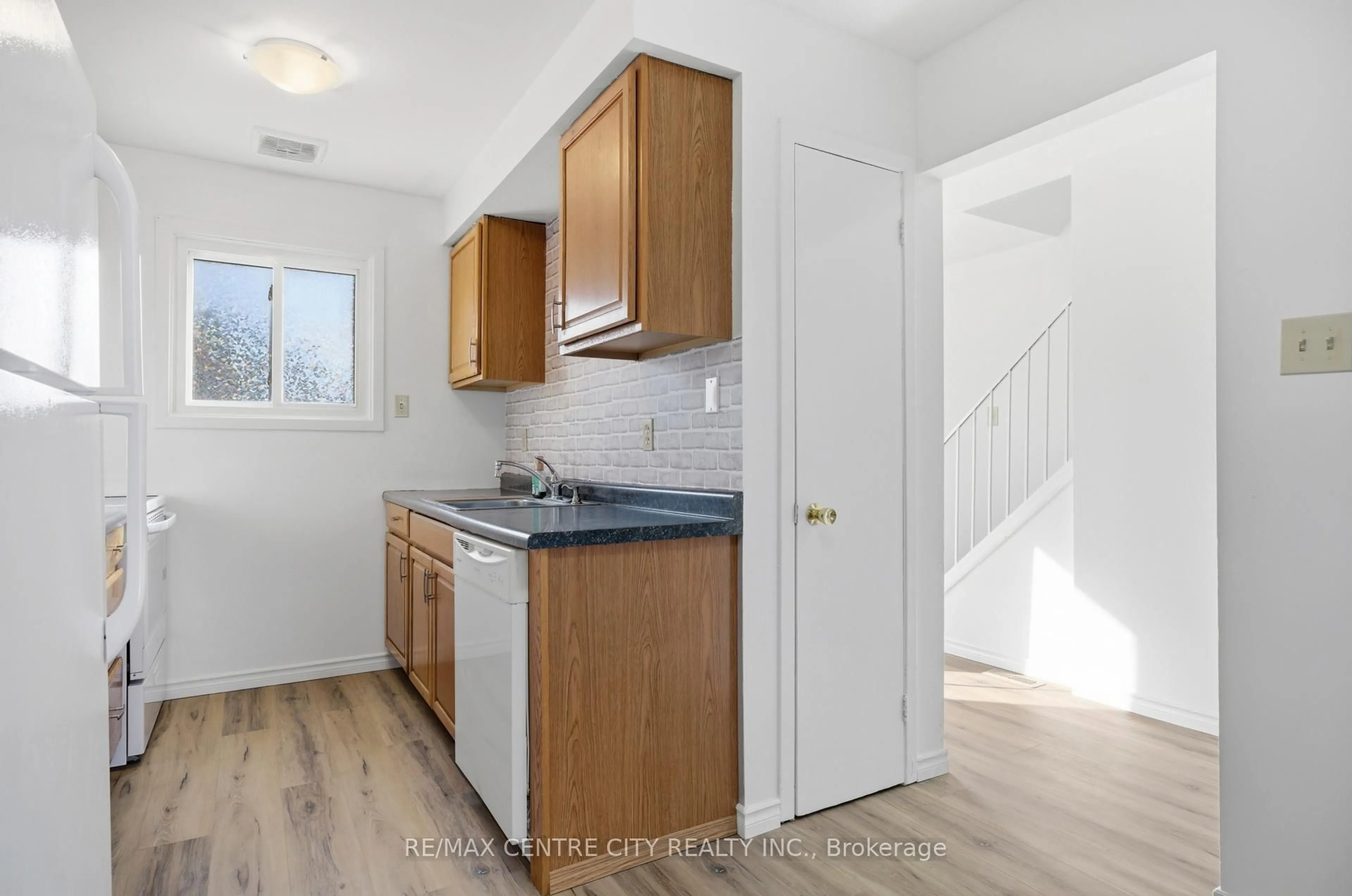 Standard kitchen, unknown for 1600 Culver Dr #14, London East Ontario N5V 3H5