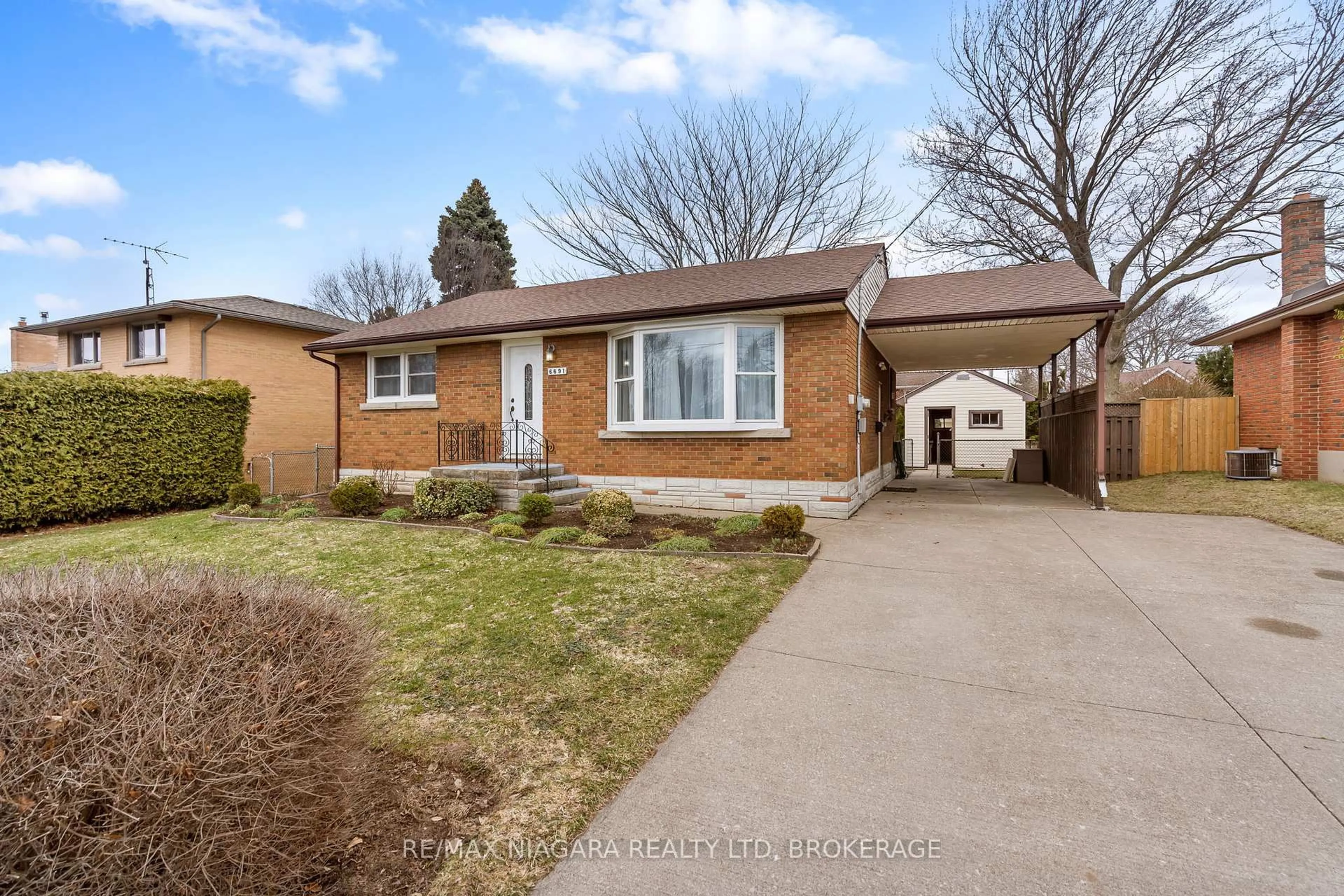 Home with brick exterior material, street for 6691 GLENDOONE St, Niagara Falls Ontario L2J 1G1