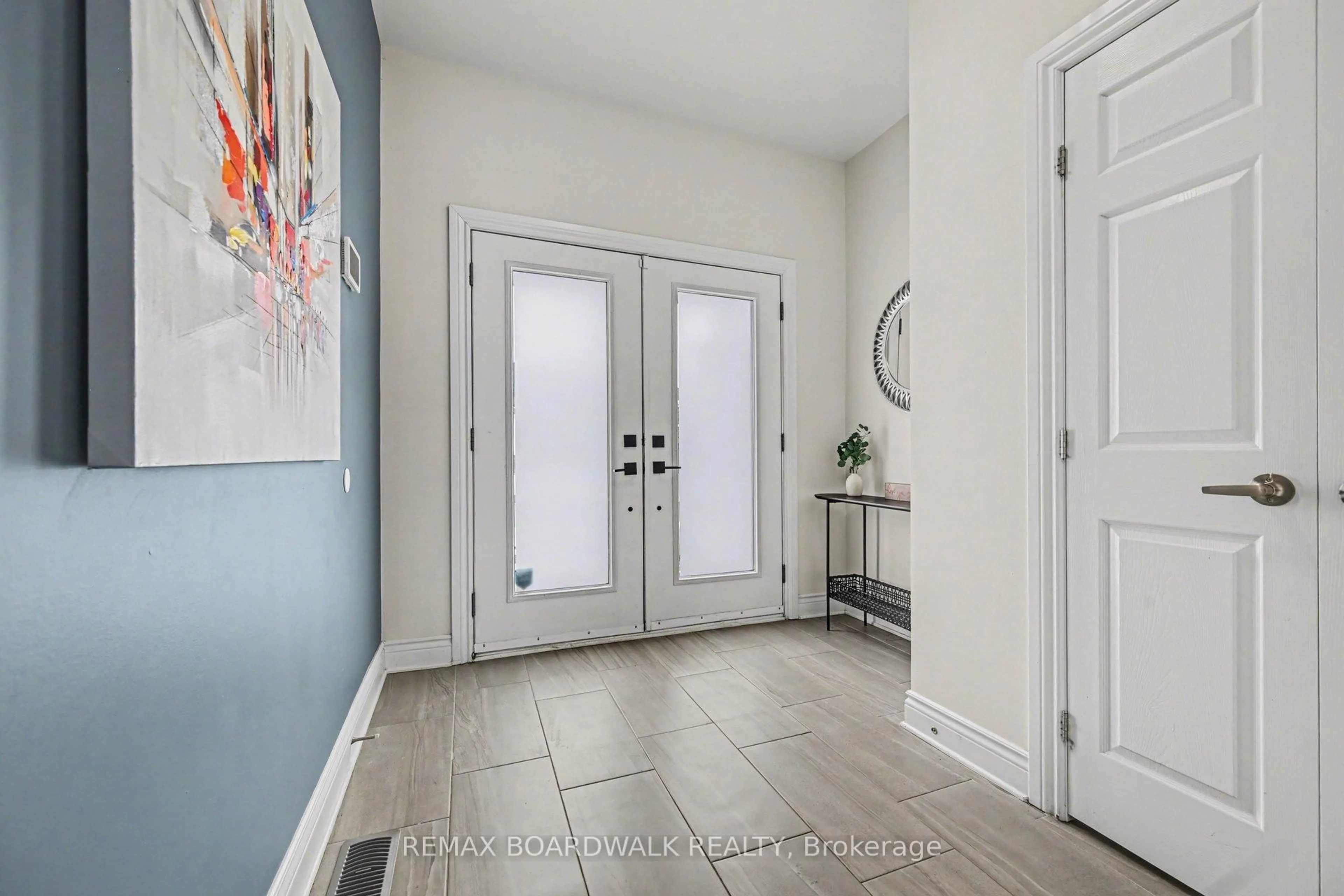 Indoor entryway for 11 Borland Dr, Carleton Place Ontario K7C 0K7