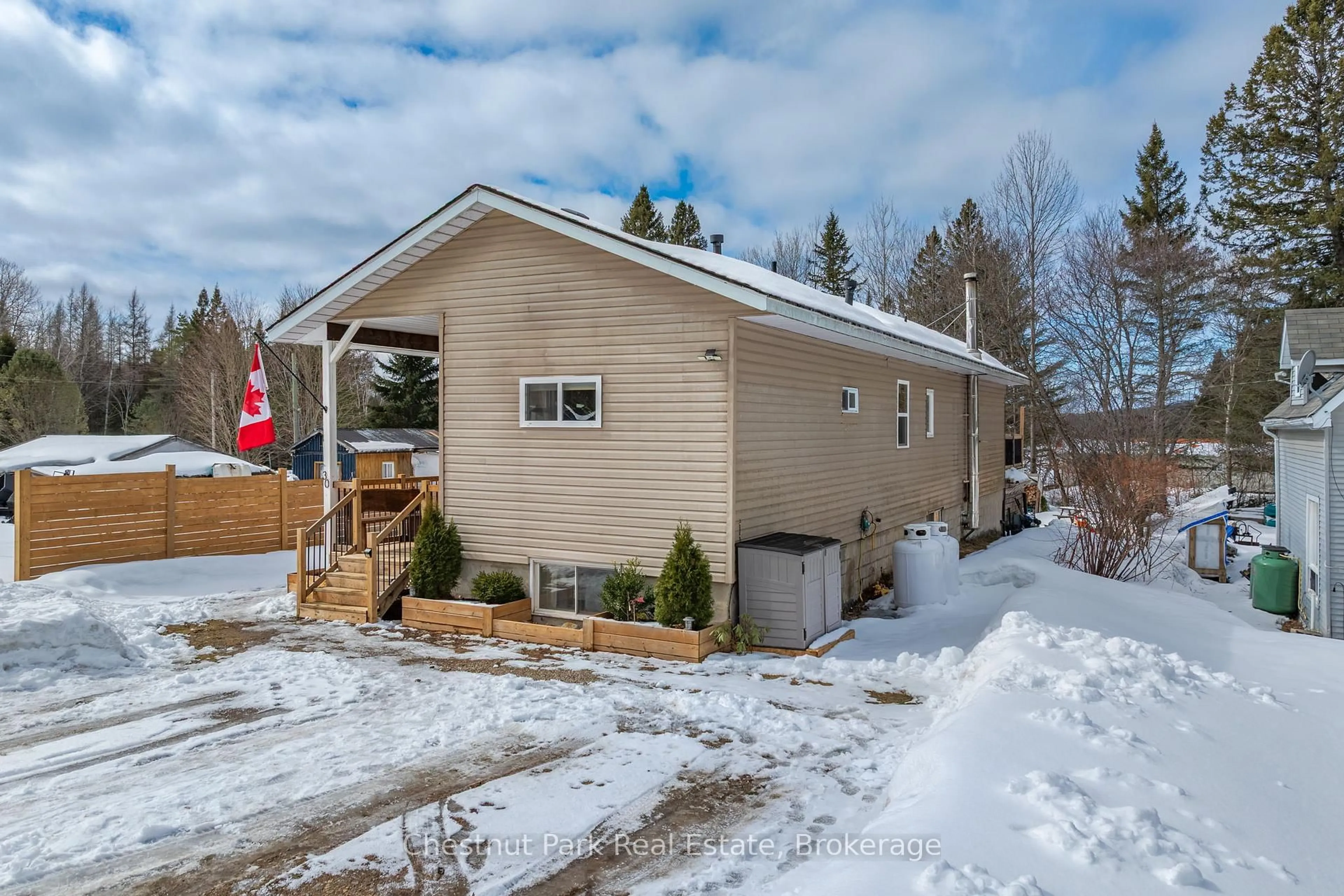 Unknown for 30 Empire St, Kearney Ontario P0A 1M0