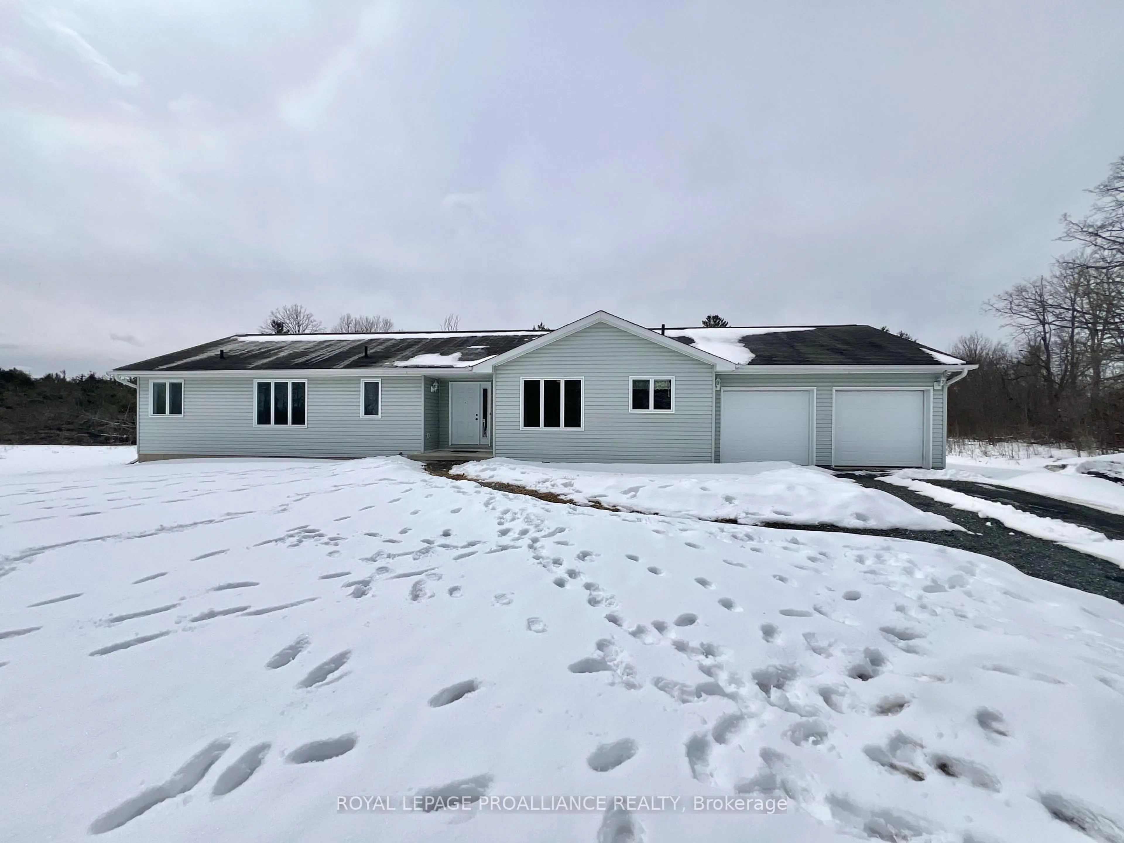 A pic from outside/outdoor area/front of a property/back of a property/a pic from drone, building for 1297 Barry Rd, Madoc Ontario K0K 2K0