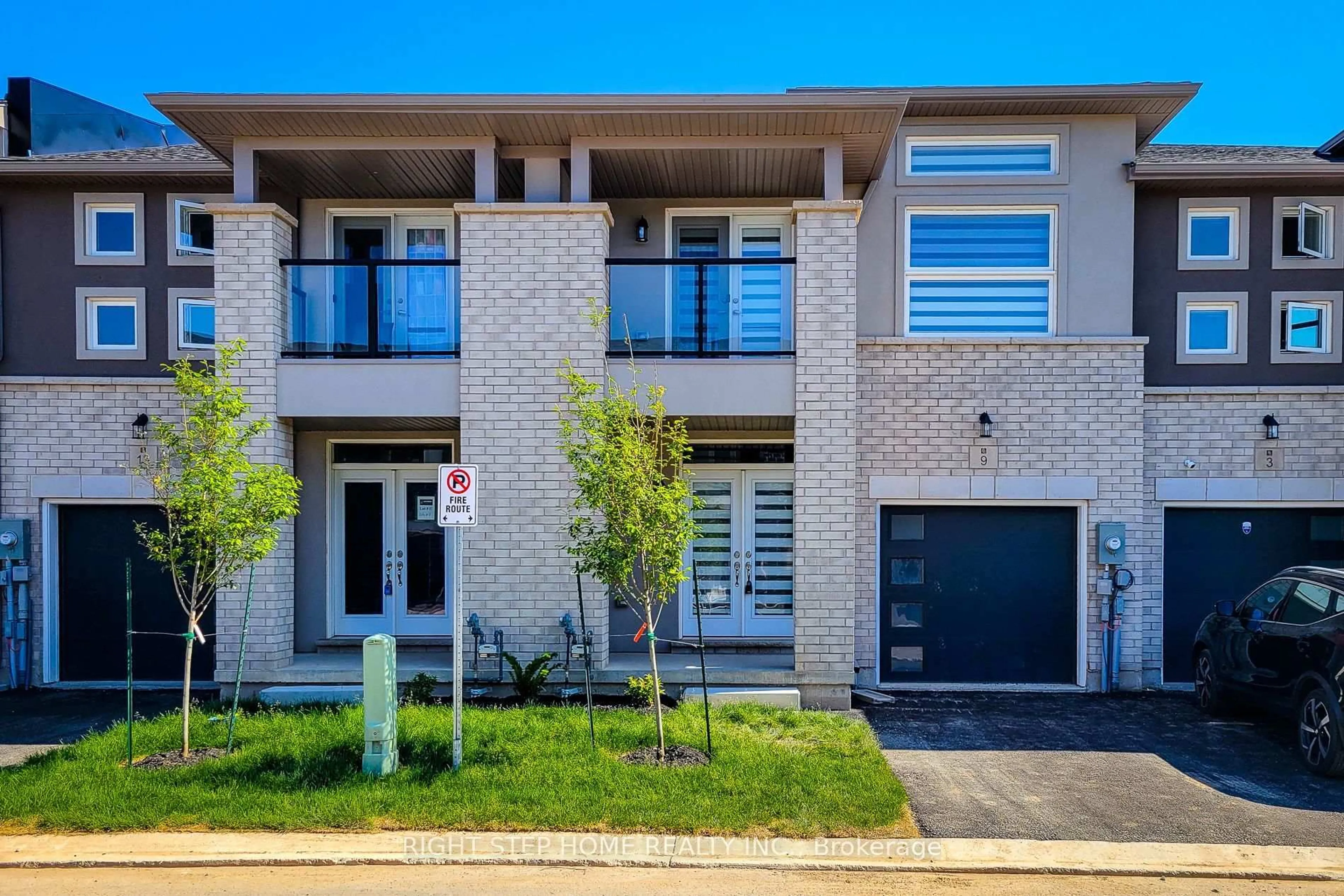 Home with brick exterior material, street for 9 Mann Tr, Welland Ontario L3C 0K2