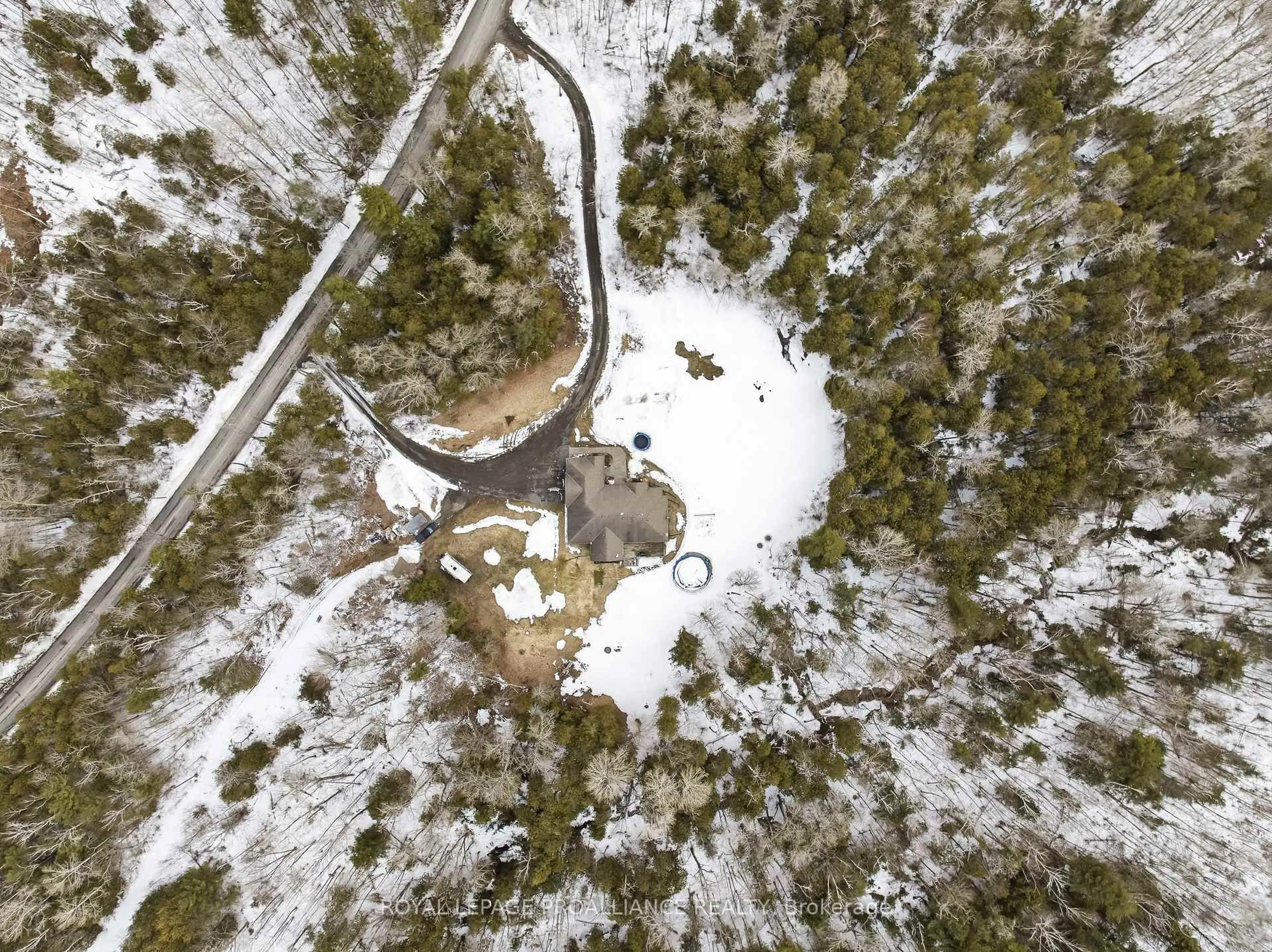 A pic from outside/outdoor area/front of a property/back of a property/a pic from drone, mountain view for 42 Nichols Rd, Brighton Ontario K0K 1H0