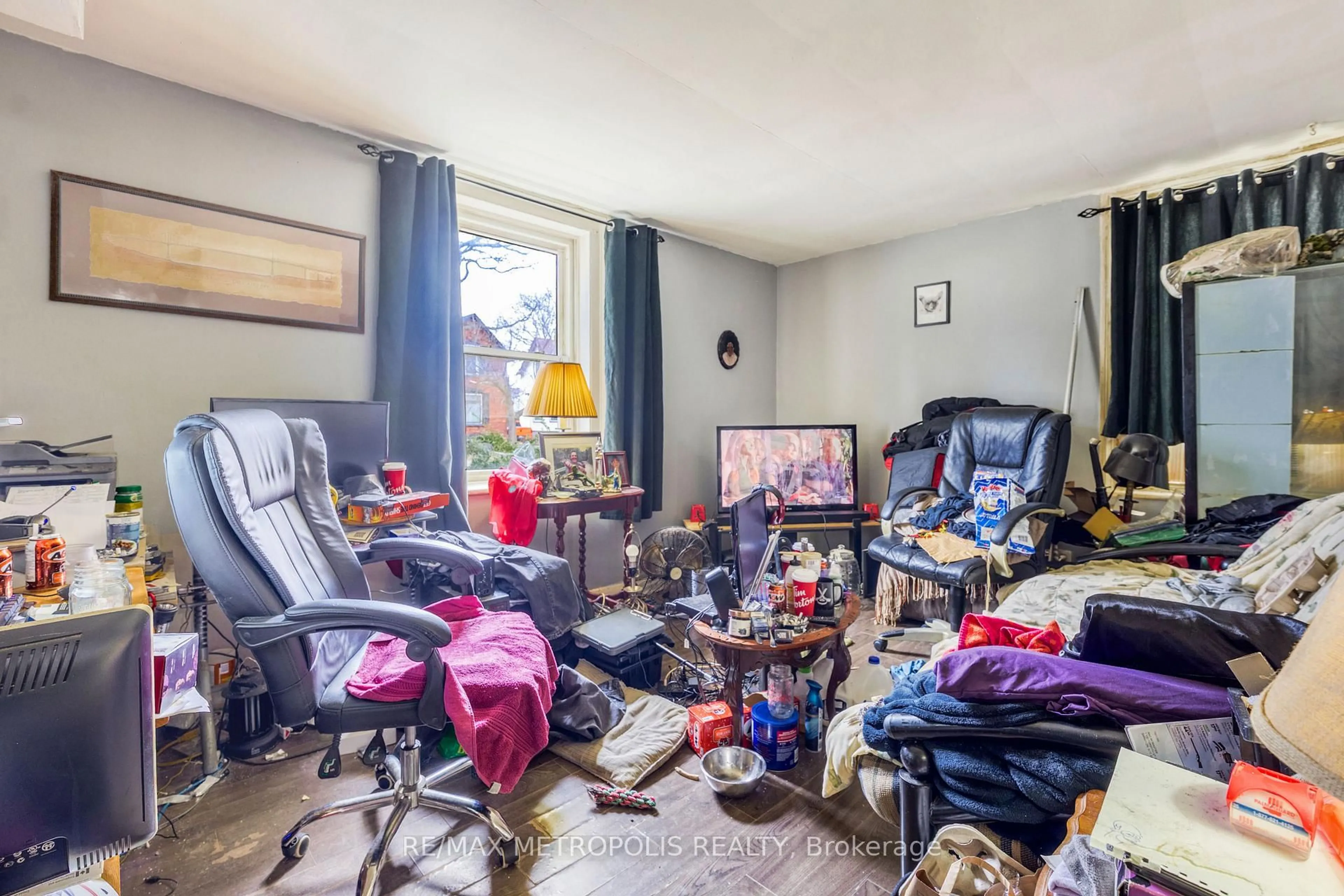 A pic of a room for 130-132 Forsyth St, Sarnia Ontario N7T 3A7