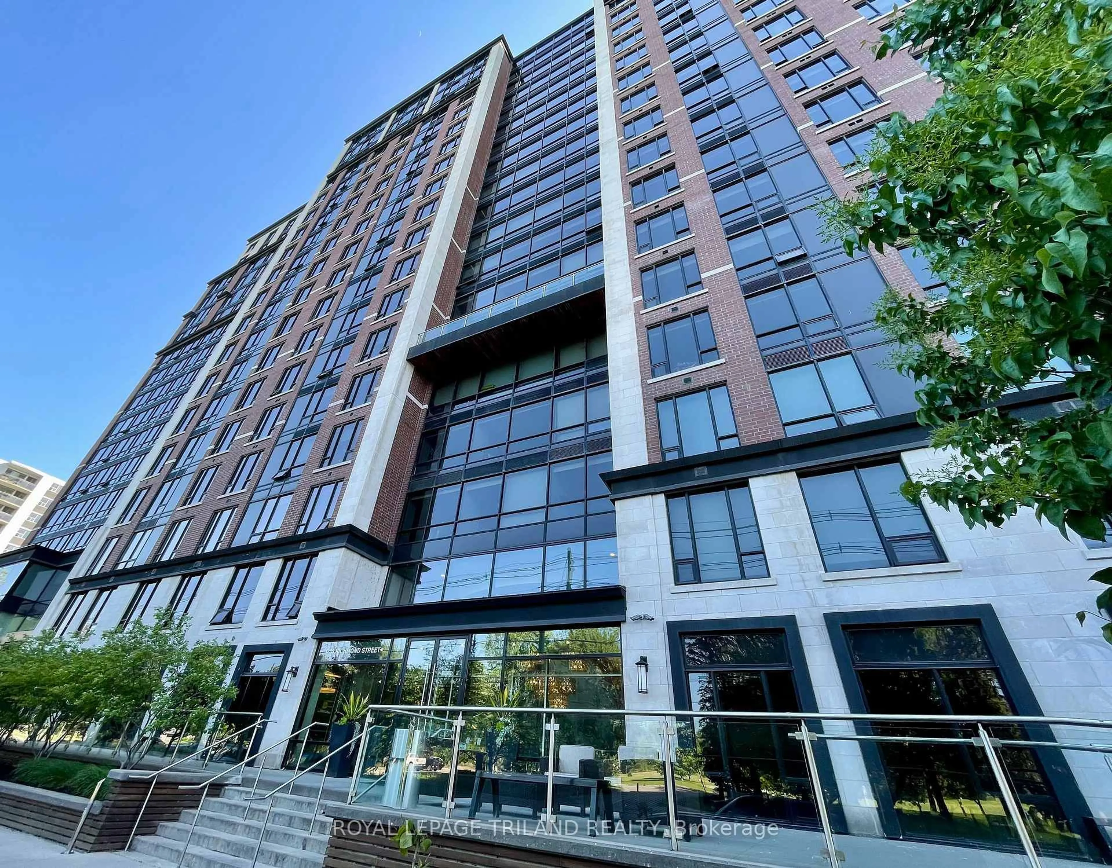 Indoor foyer for 1235 Richmond St #614, London East Ontario N6A 0C1