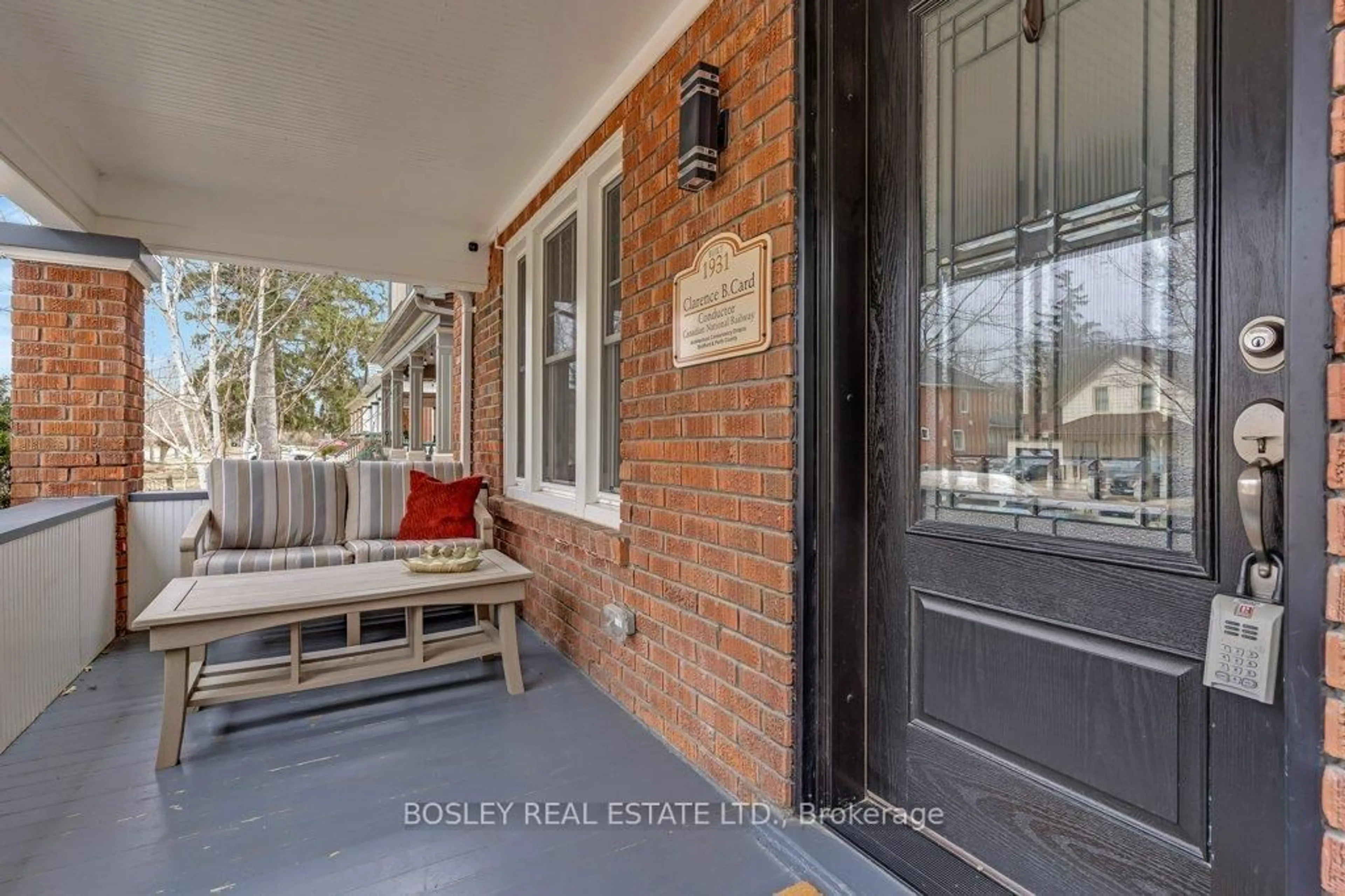 Indoor entryway for 281 Cambria St, Stratford Ontario N5A 1H9