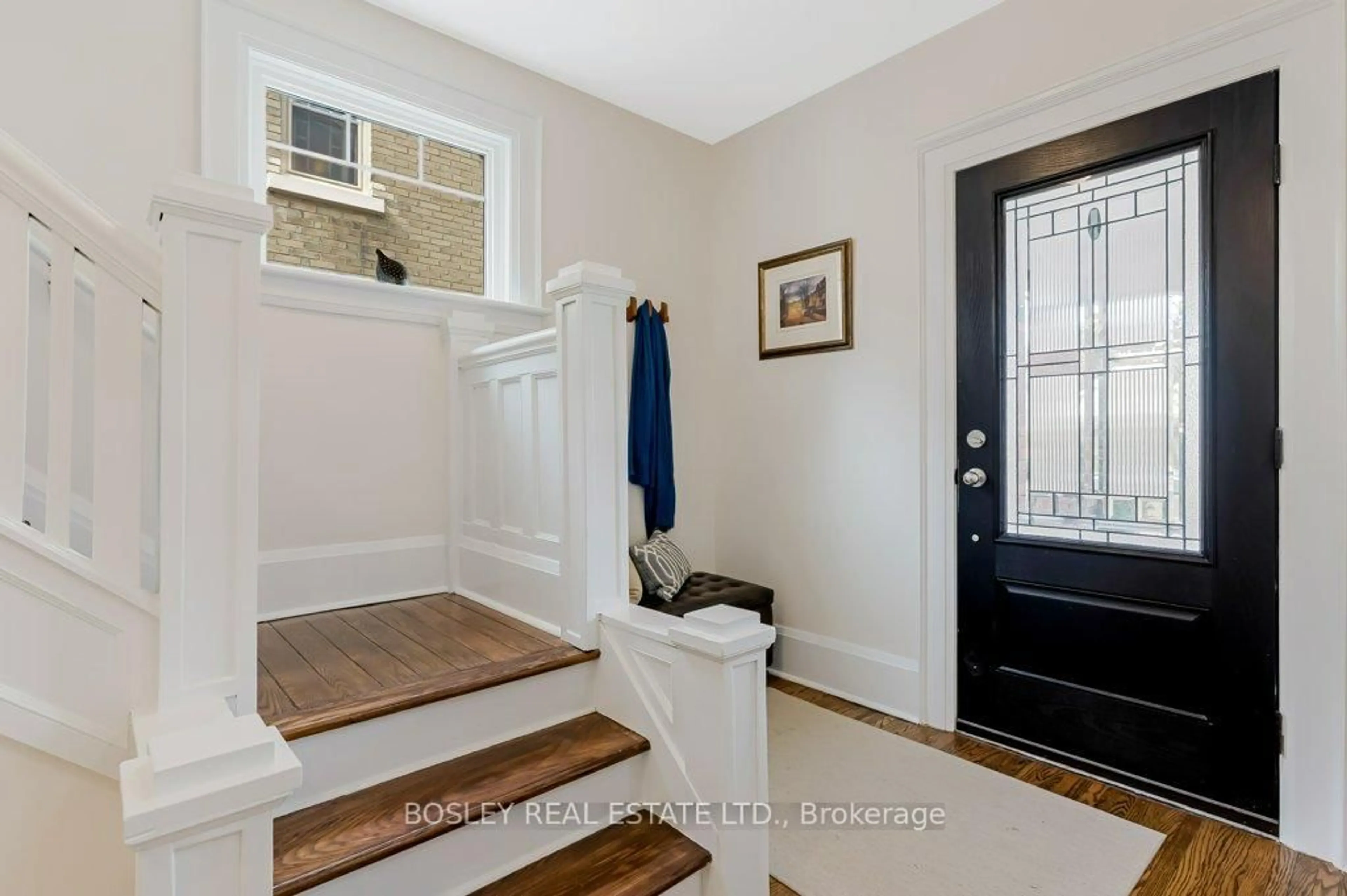 Indoor entryway for 281 Cambria St, Stratford Ontario N5A 1H9