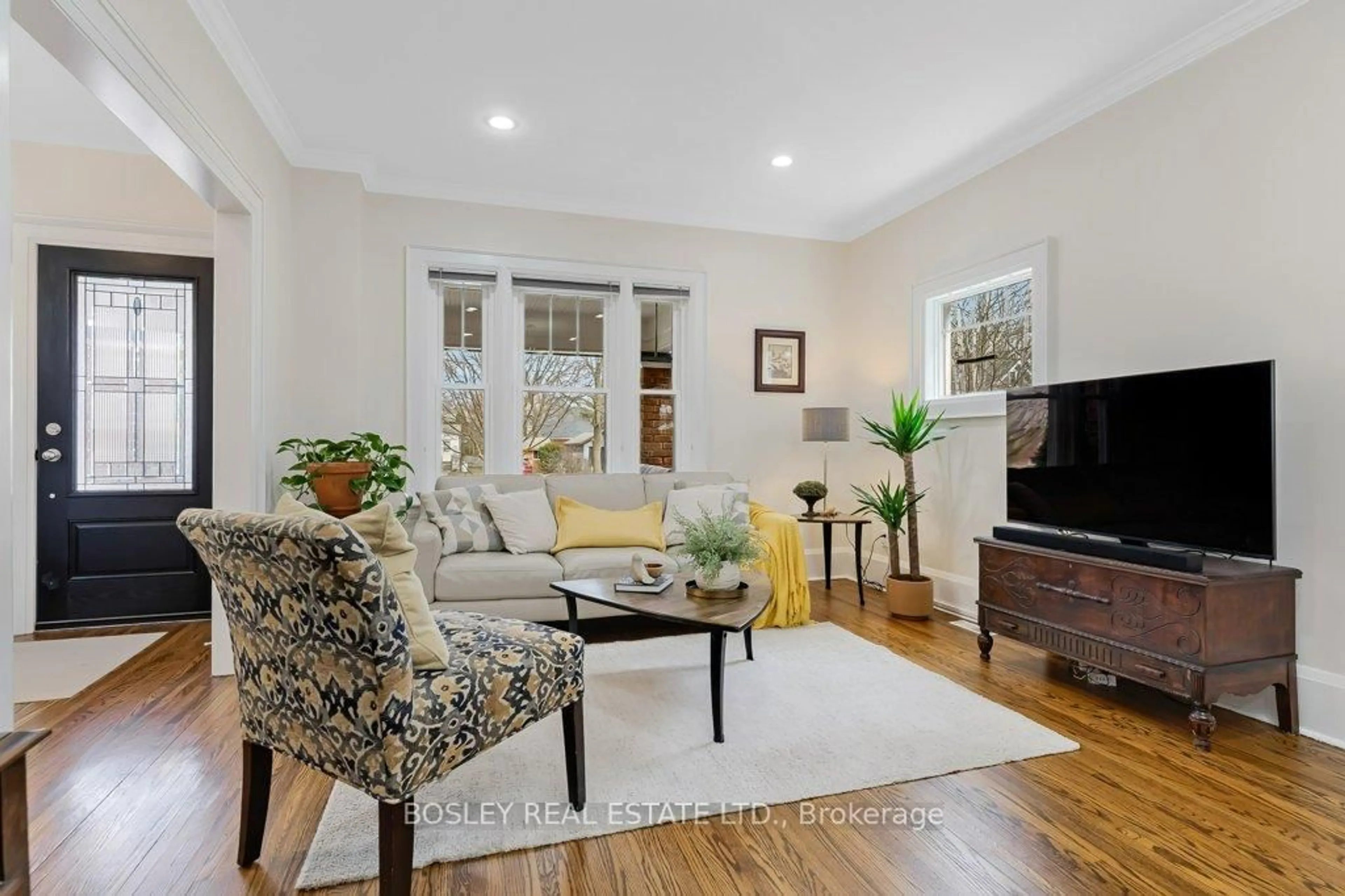 Living room with furniture, unknown for 281 Cambria St, Stratford Ontario N5A 1H9