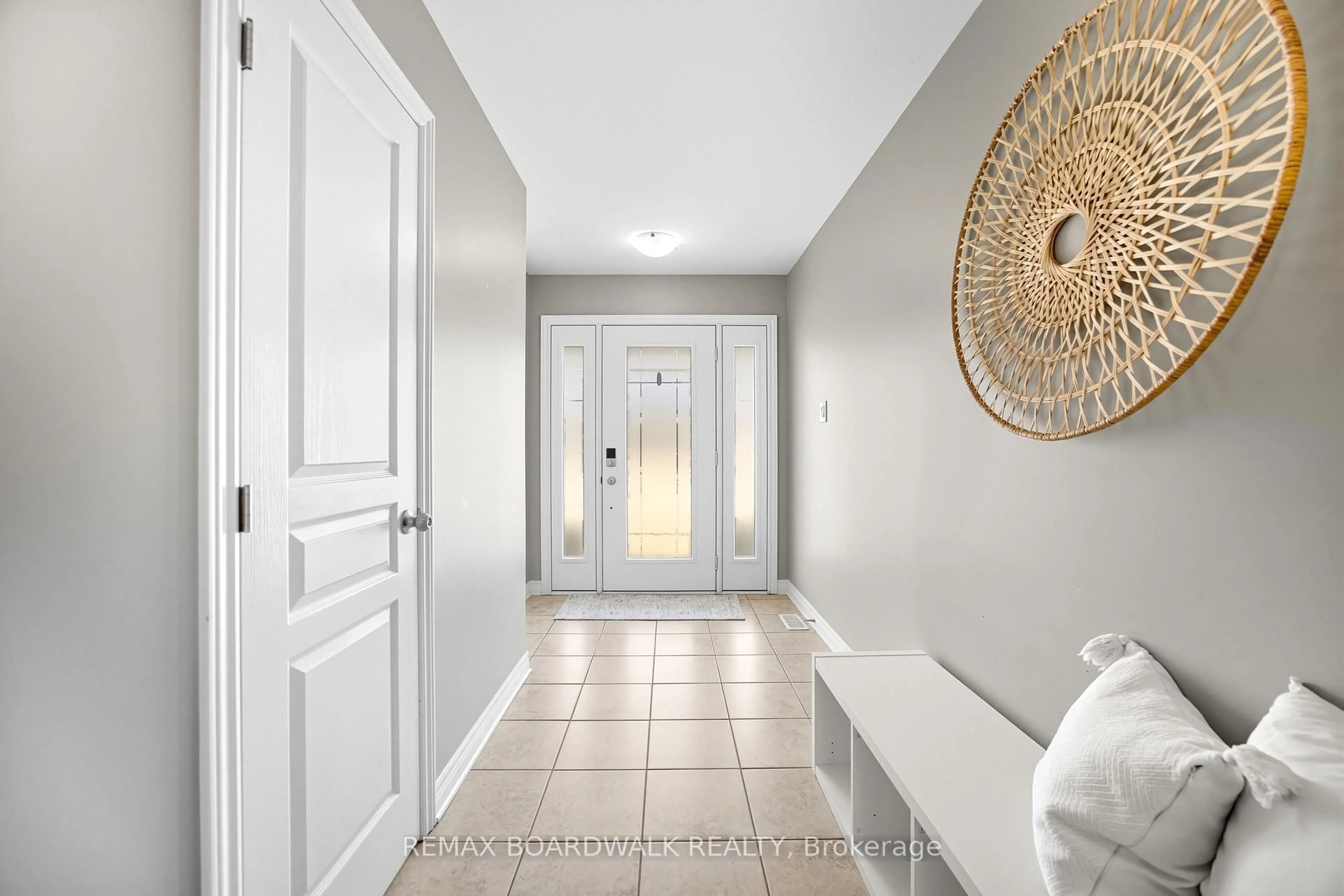 Indoor entryway for 32 Code Cres, Carleton Place Ontario K7C 4J7