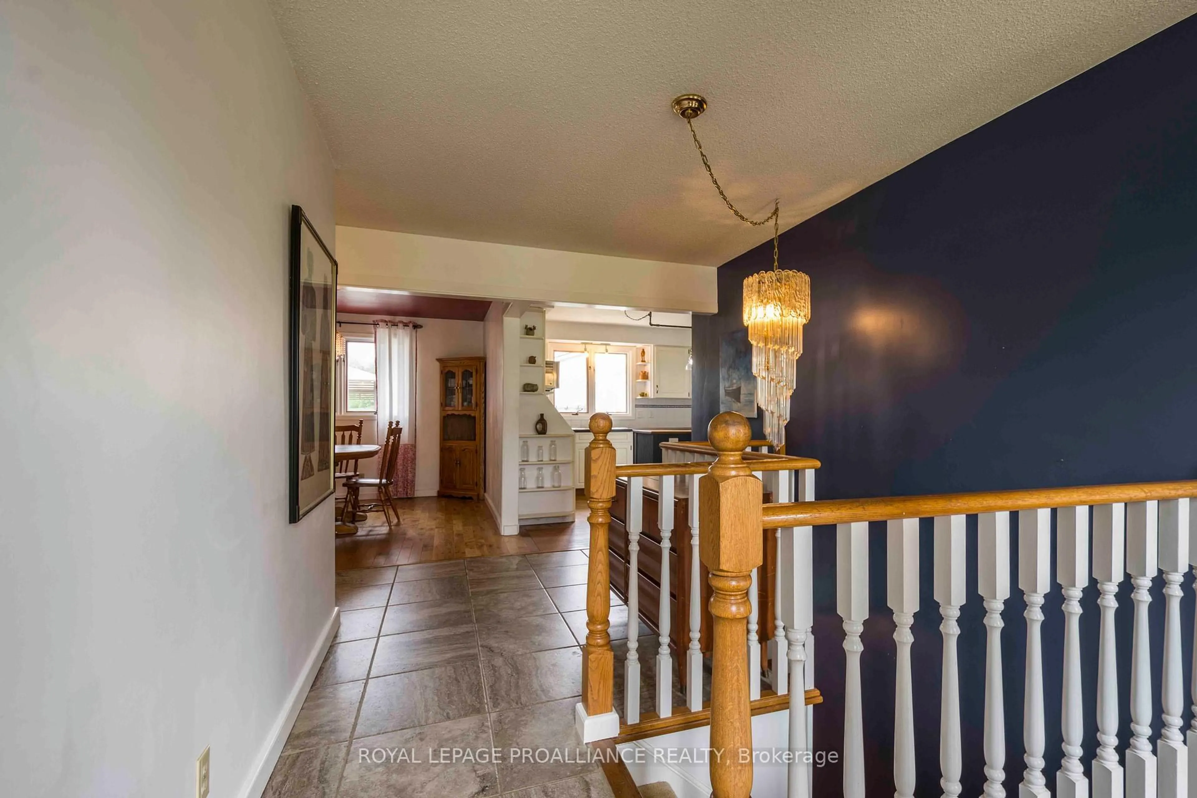 Indoor foyer for 12 Montrose Rd, Quinte West Ontario K8R 1A3