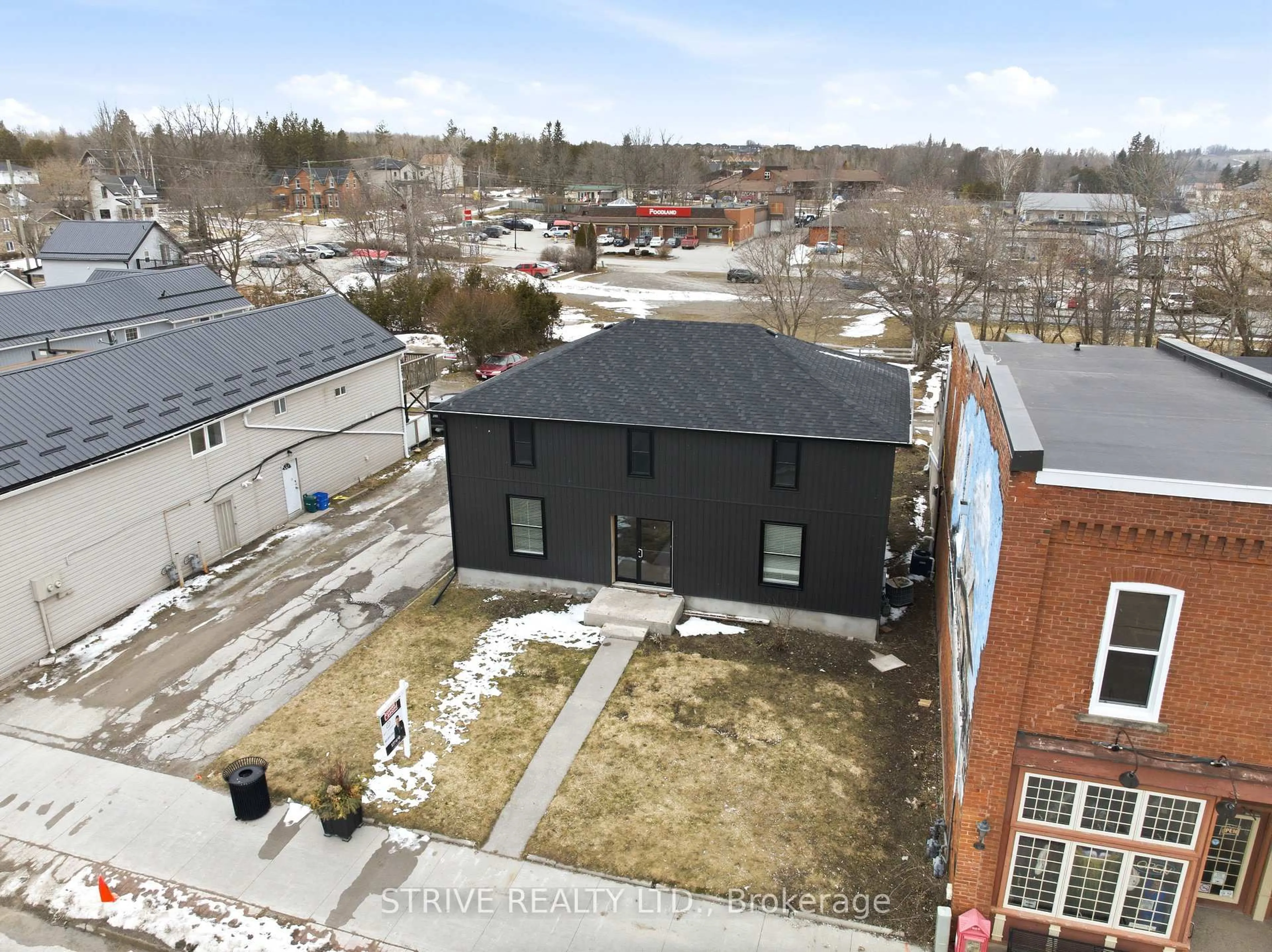 A pic from outside/outdoor area/front of a property/back of a property/a pic from drone, unknown for 20 King St, Cavan Monaghan Ontario L0A 1G0