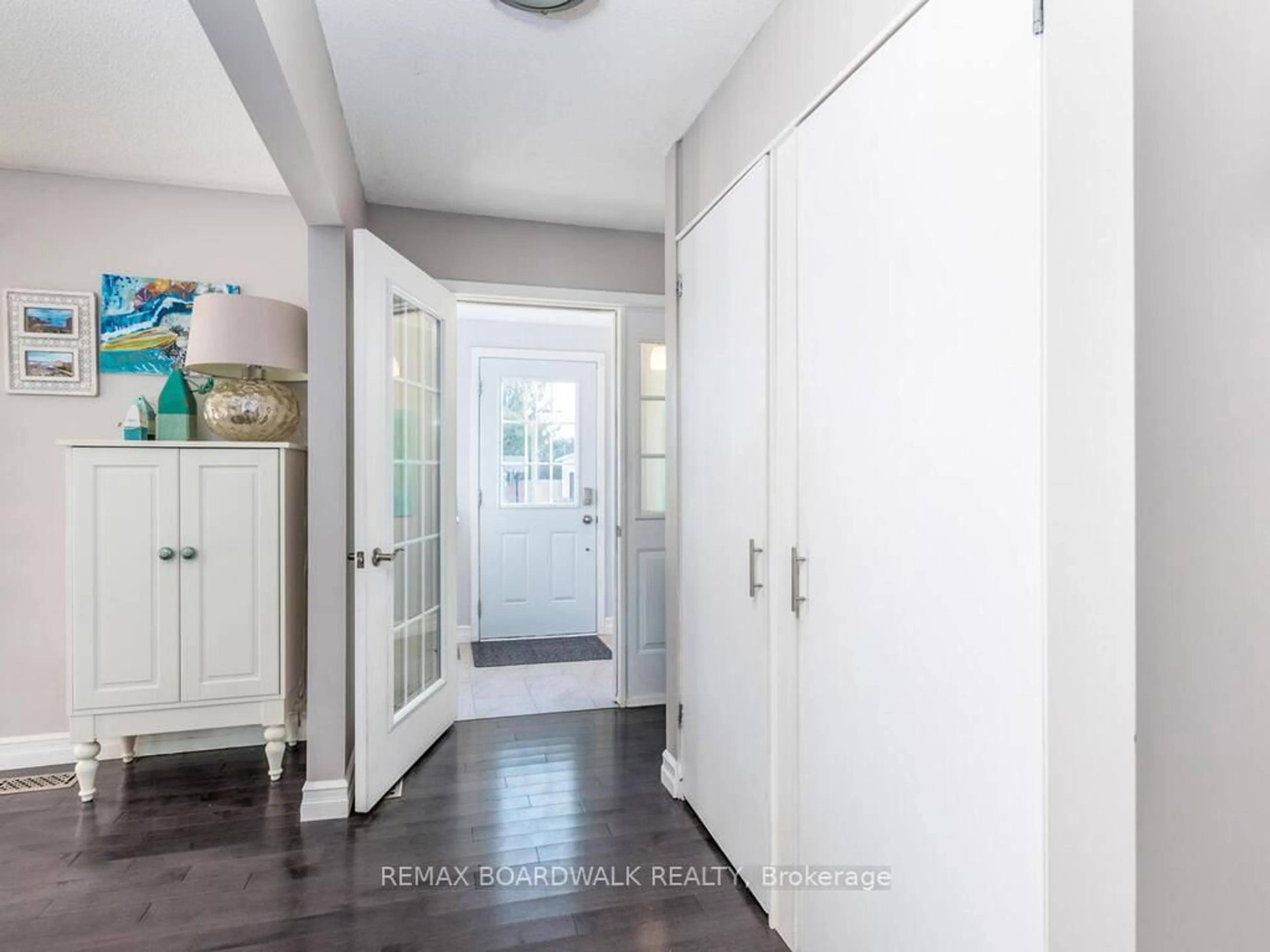 Indoor entryway for 15 Terry Fox Ave, Carleton Place Ontario K7C 4G2