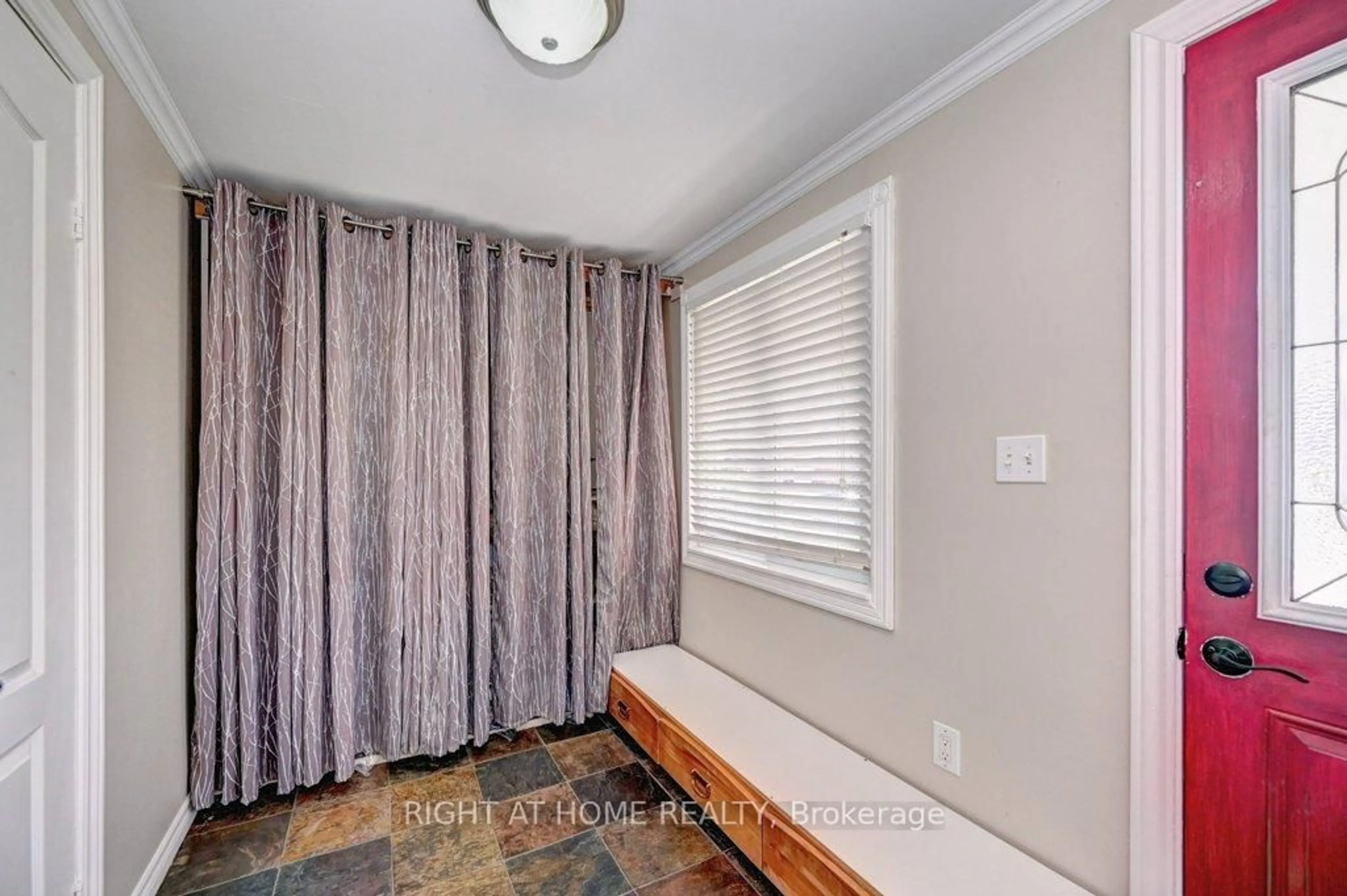 A pic of a room for 6 Ferndale Ave, Guelph Ontario N1E 1B4