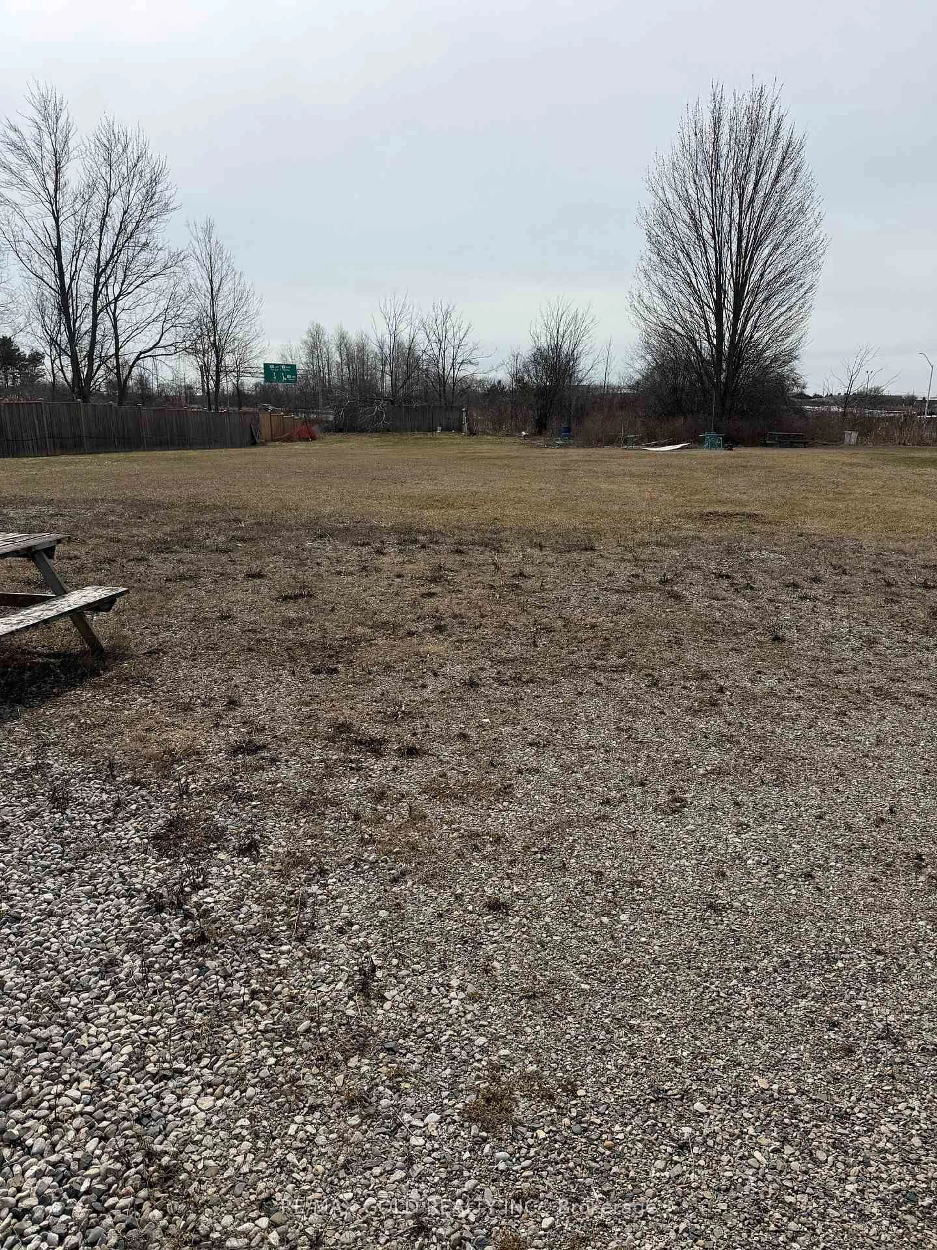 A pic from outside/outdoor area/front of a property/back of a property/a pic from drone, unknown for 455 S EDGEWARE RD. Rd, St. Thomas Ontario N5P 4K6